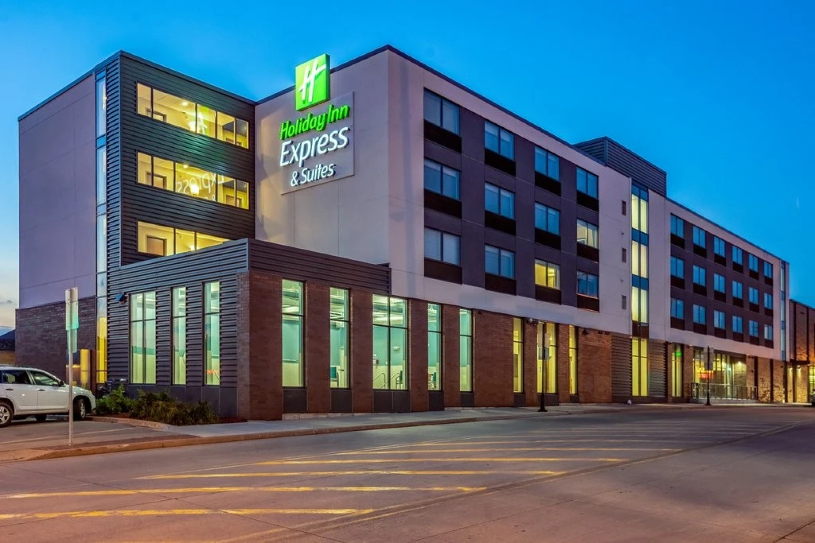 Holiday Inn Express and Suites-Platteville by IHG