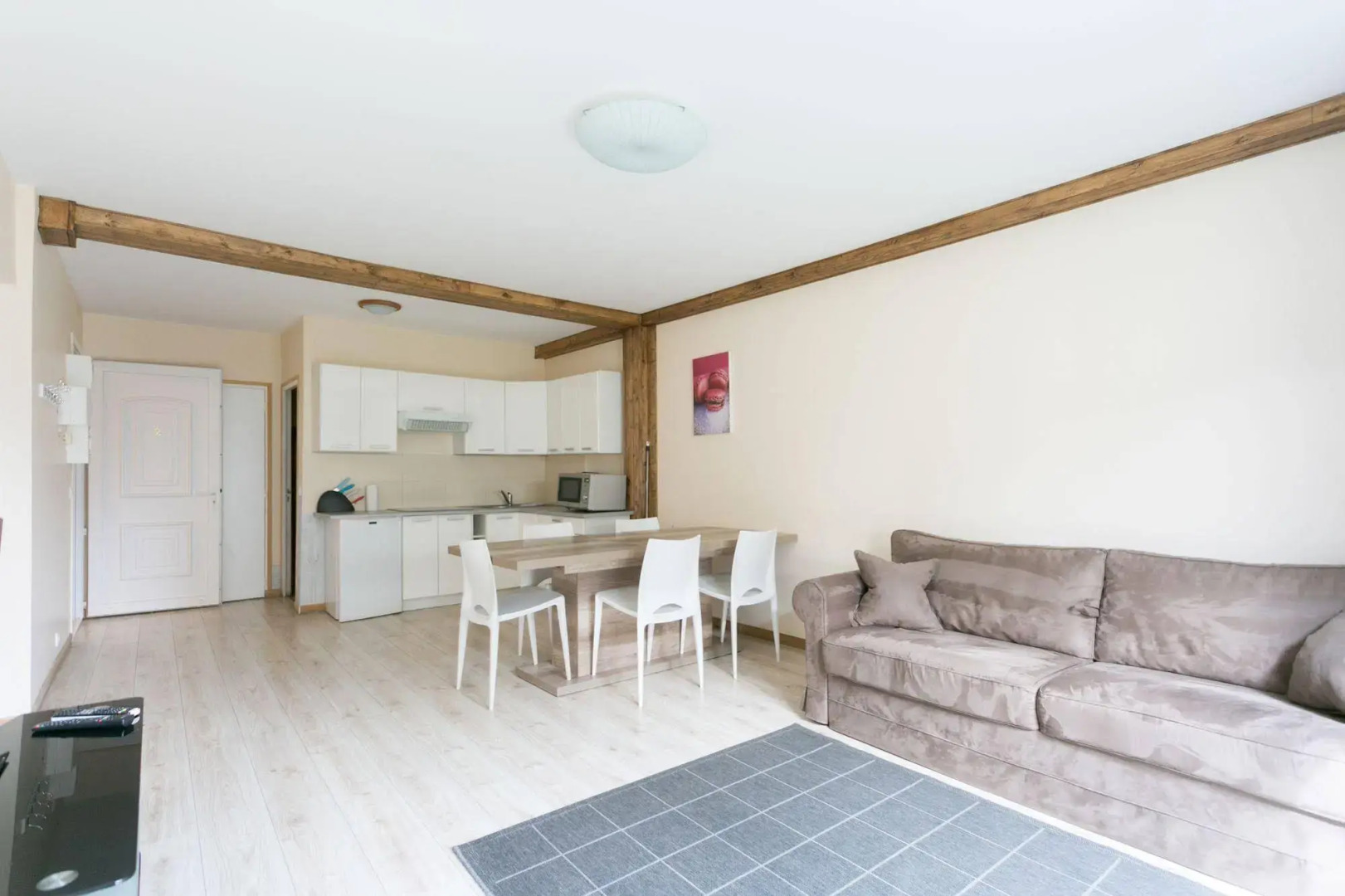 Paris East Side Lodge