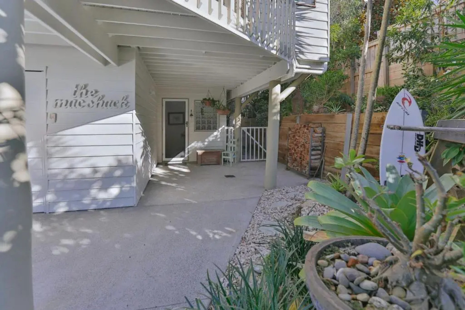 15 McAnally Drive Fabulous Family Home with Magnificent Ocean Views Pool Walk to Beach