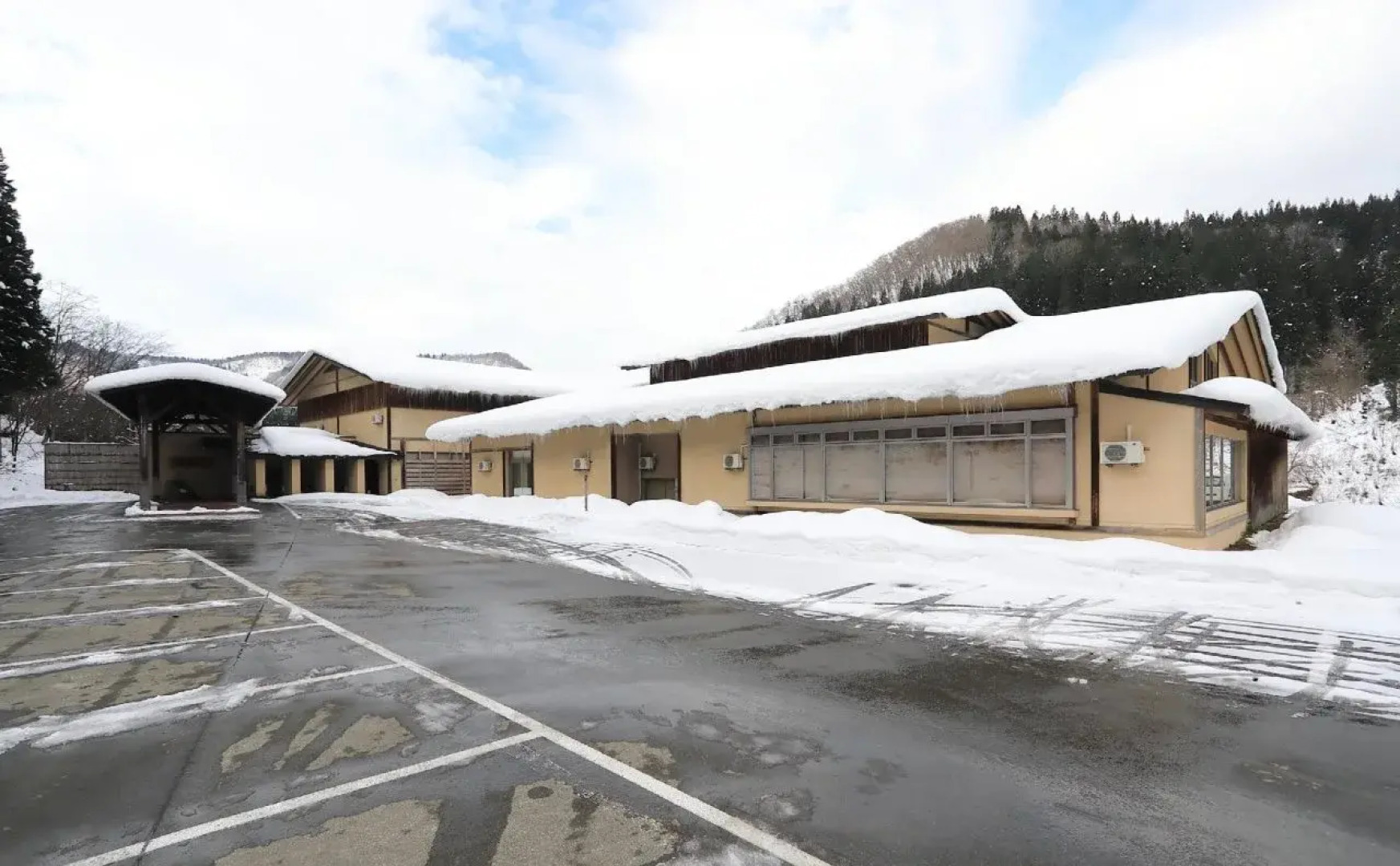 Kamihata Onsen Sawarabi