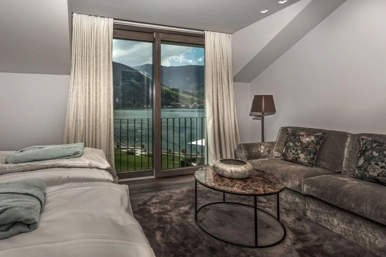 Eva Hof Lakeside Suites