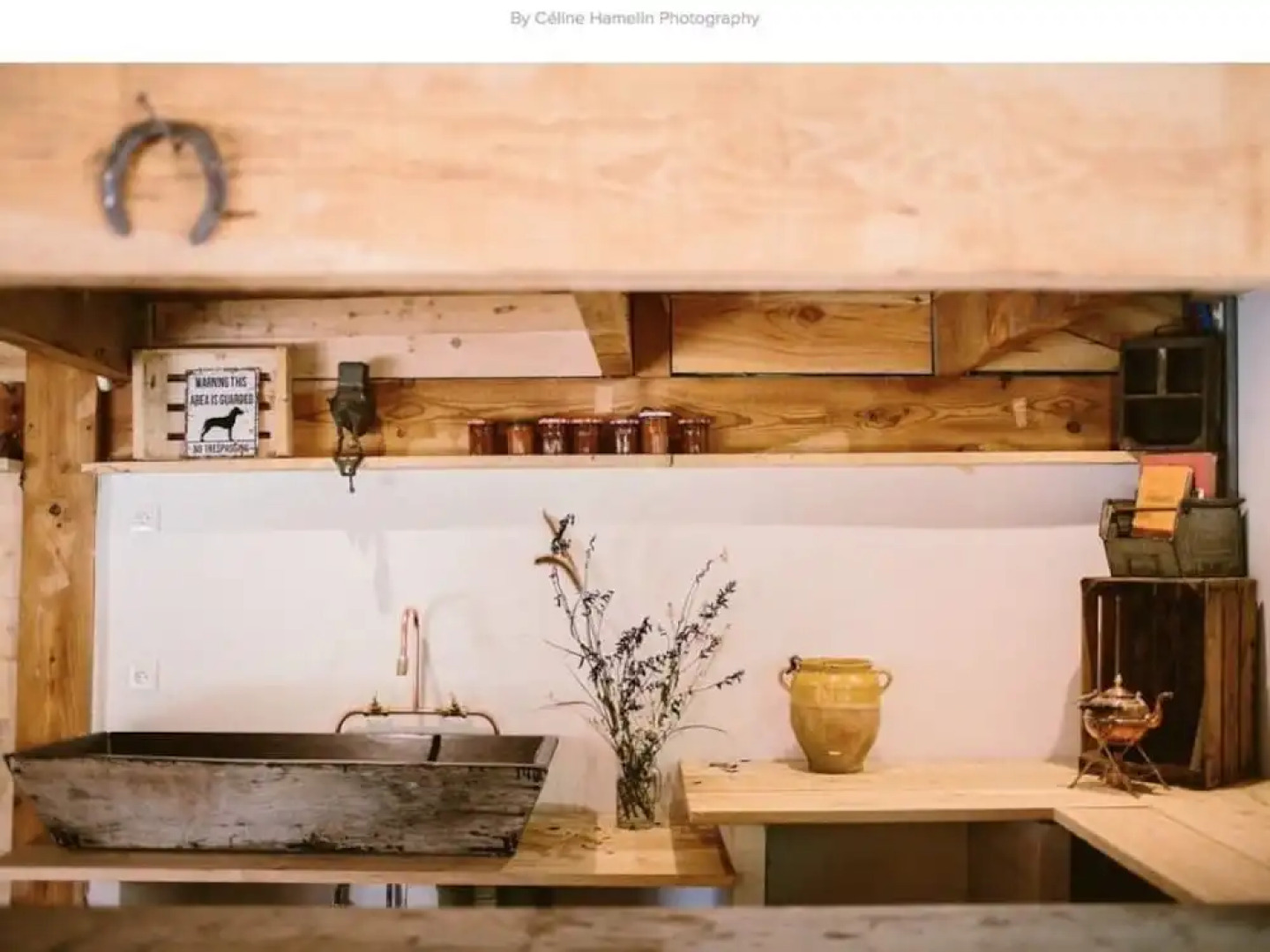 Coco Barn Wood Lodge