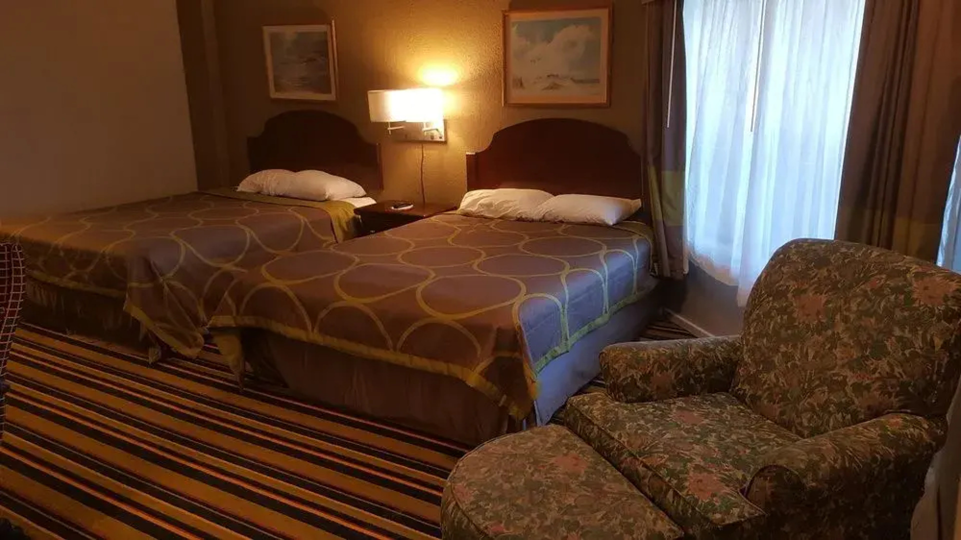 Super 8 Flint/Burton Area