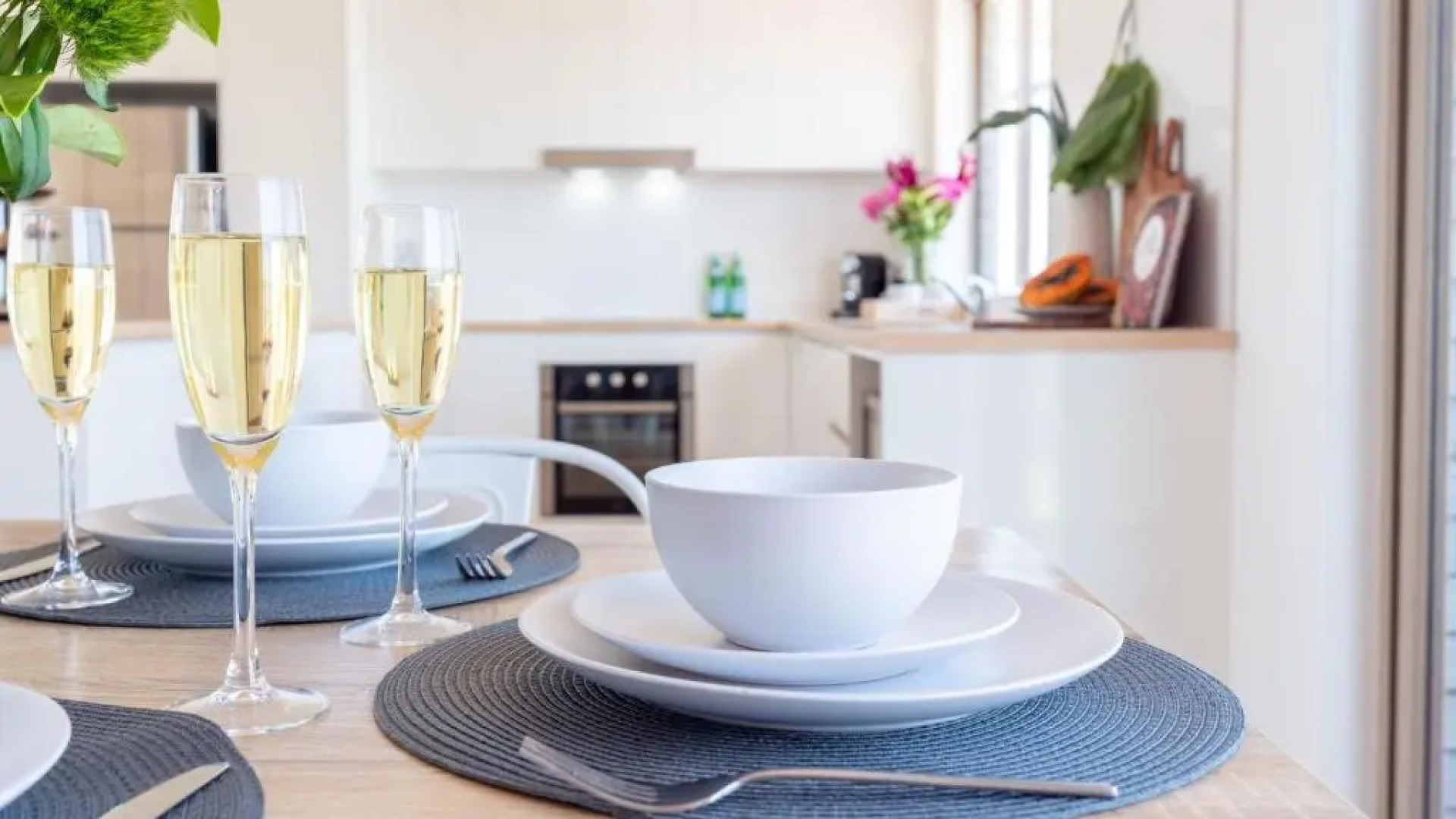 SUNNYSIDE Gerroa 4pm Check Out Sundays except Peak season