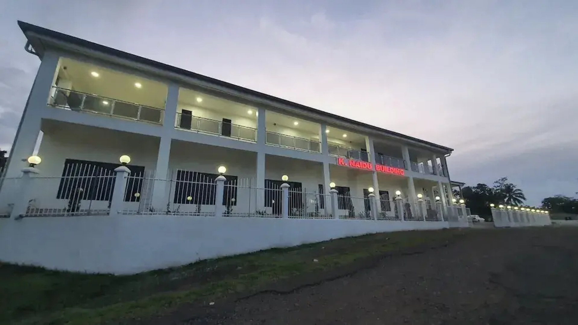 White Diamond Apartment