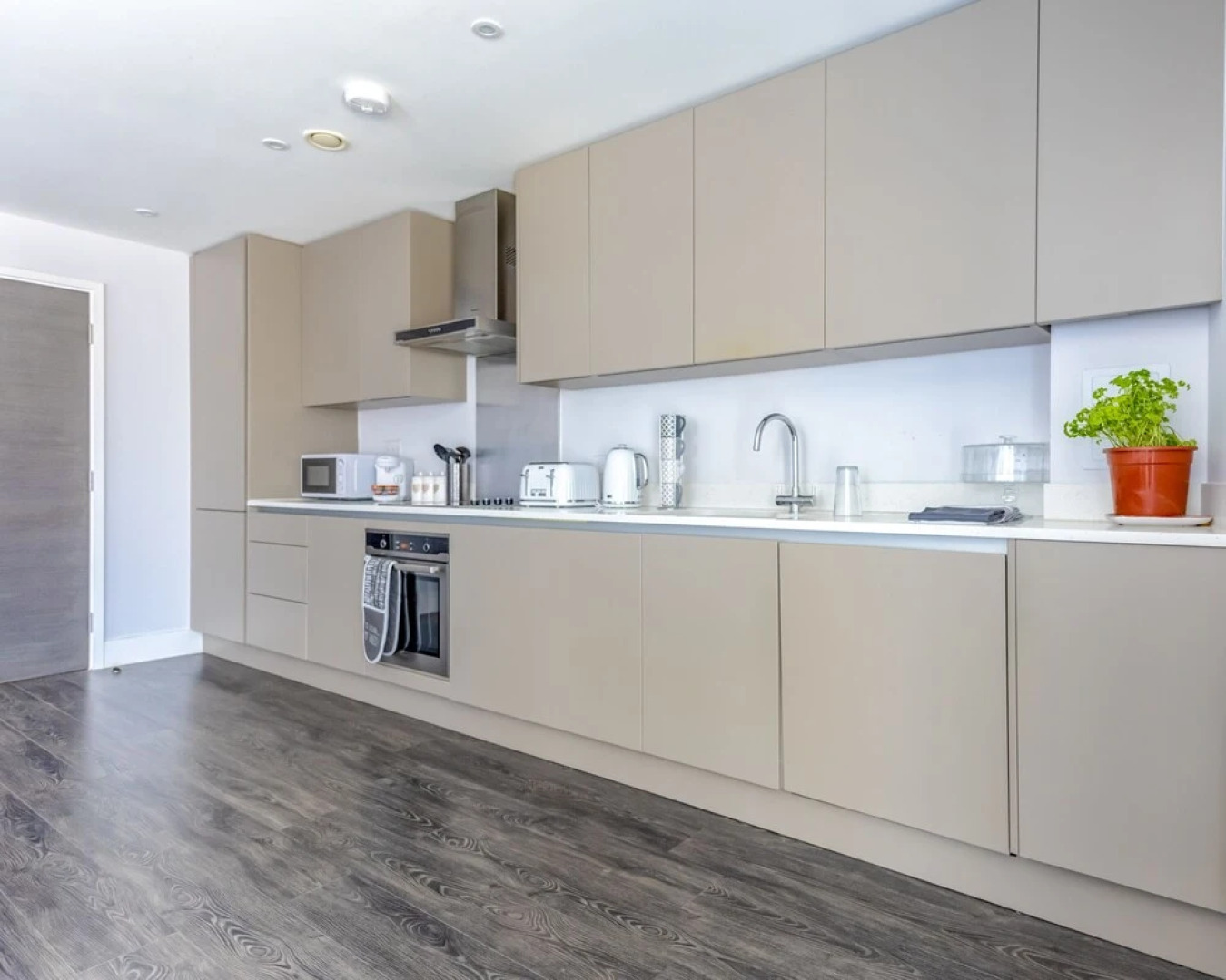 Luxury Bedford Riverside Apartment