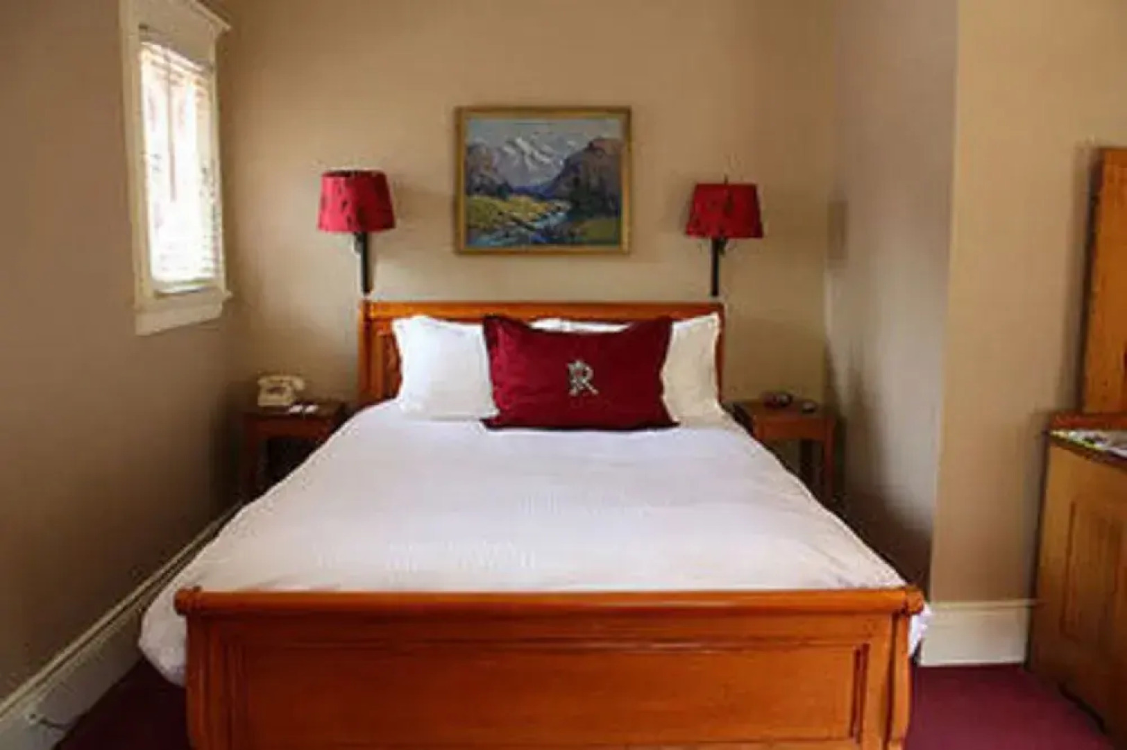 The Historic Redstone Inn