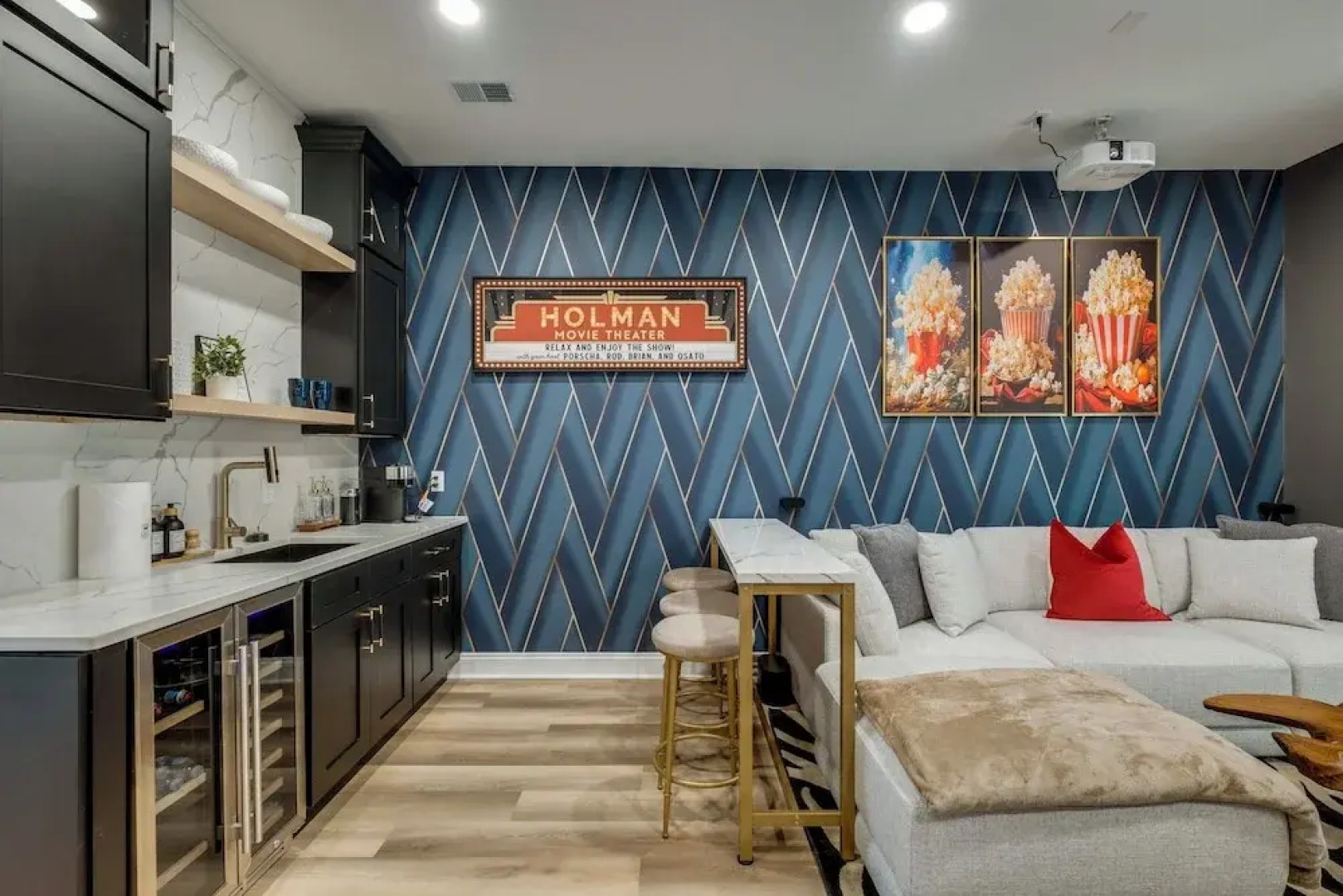 1 Mi to Dtwn: Hot Tub Haven in Richmond!