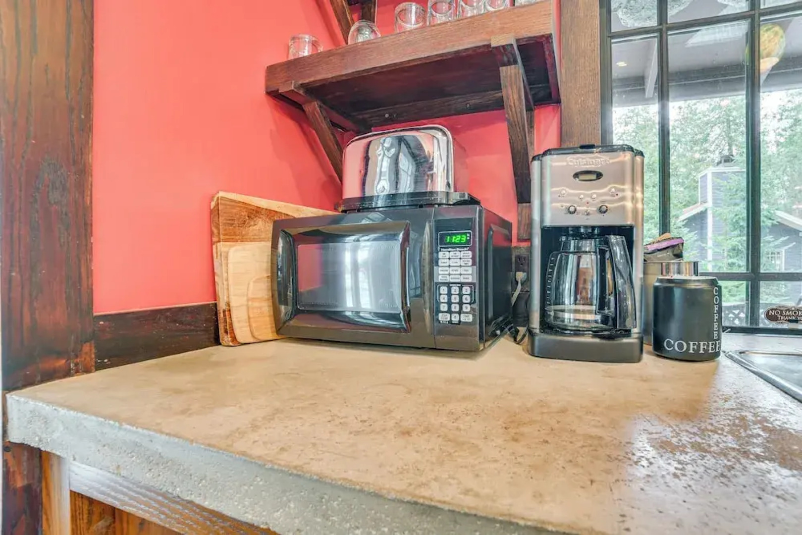 Upscale Earl Young Charlevoix Cottage w/ Deck!