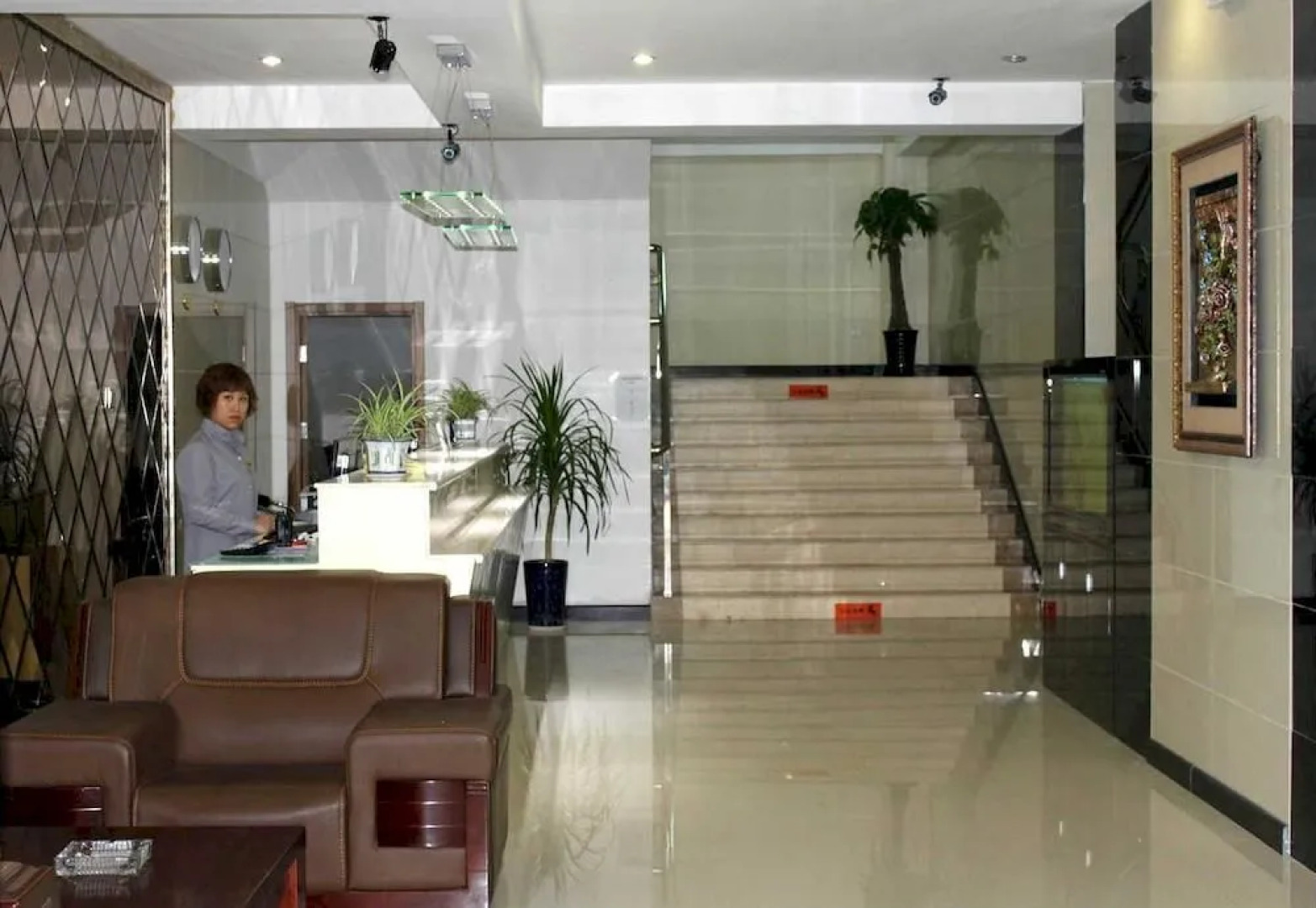 Yiyi Hot Business Hotel