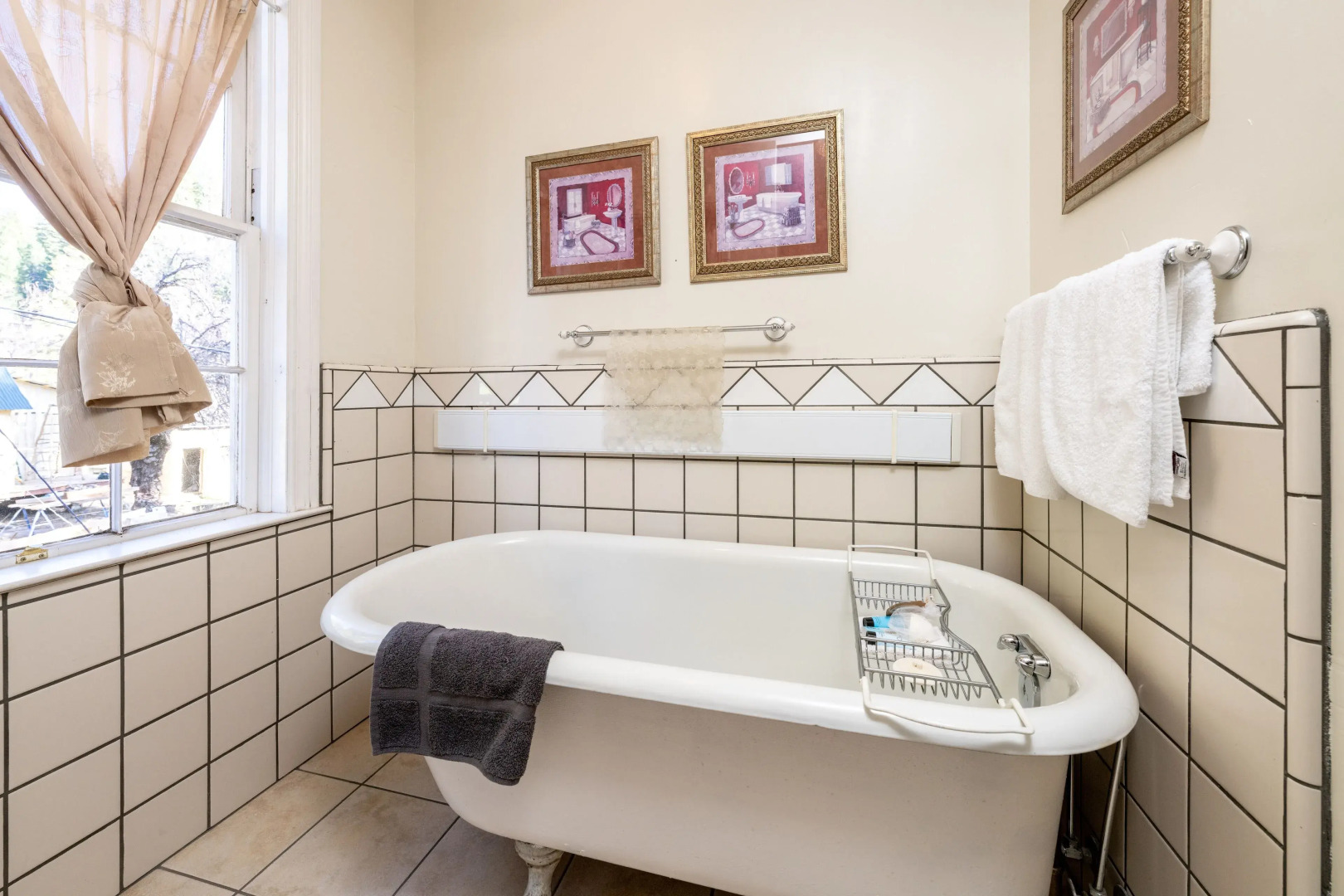 The Dutch Flat Hotel