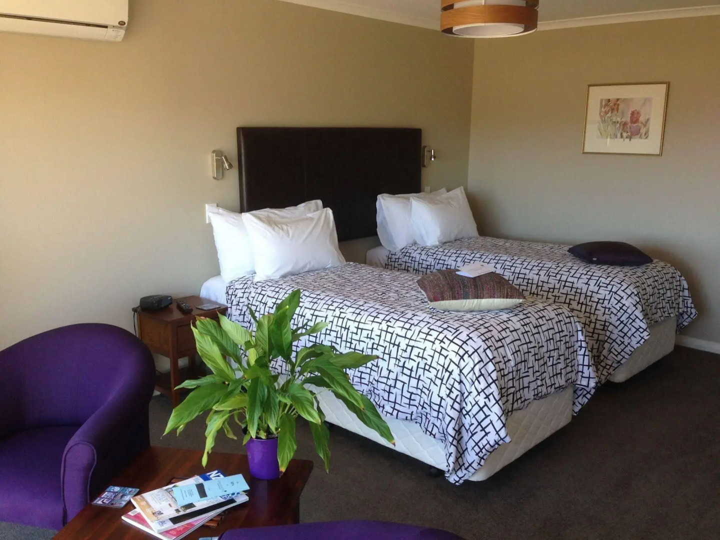 Ribbonwood Country House