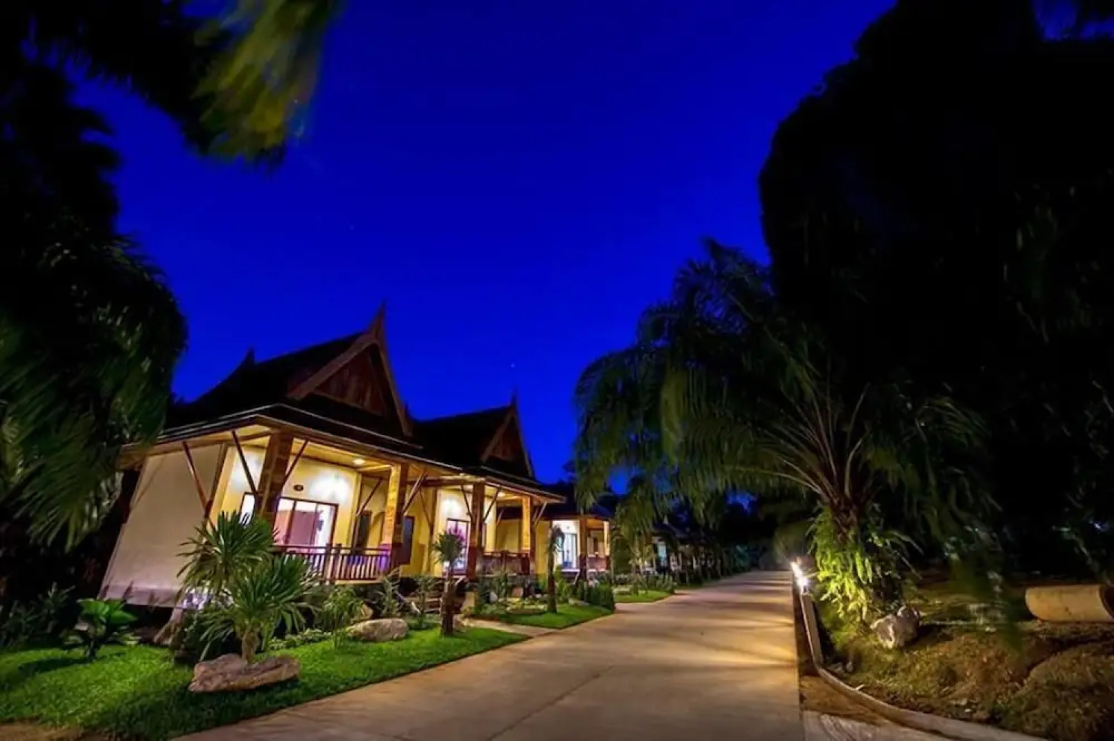 Dusit Phuphaya Resort
