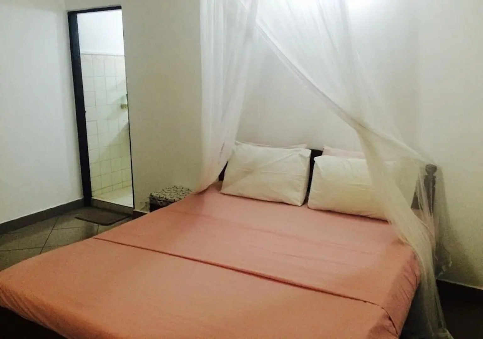 Lavinia Beach Hostel