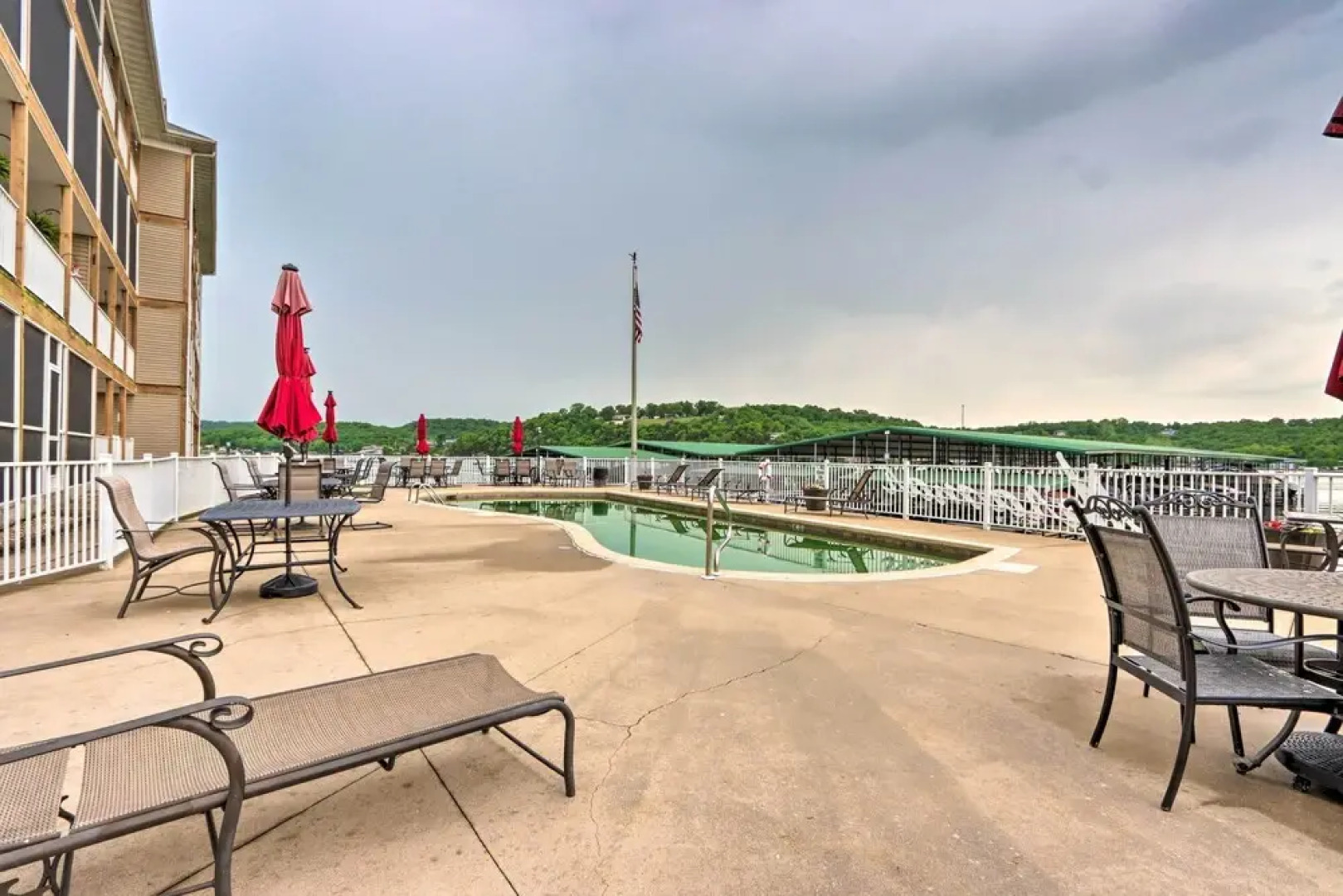Breezy Lakefront Condo w/ Balcony & Lake View!