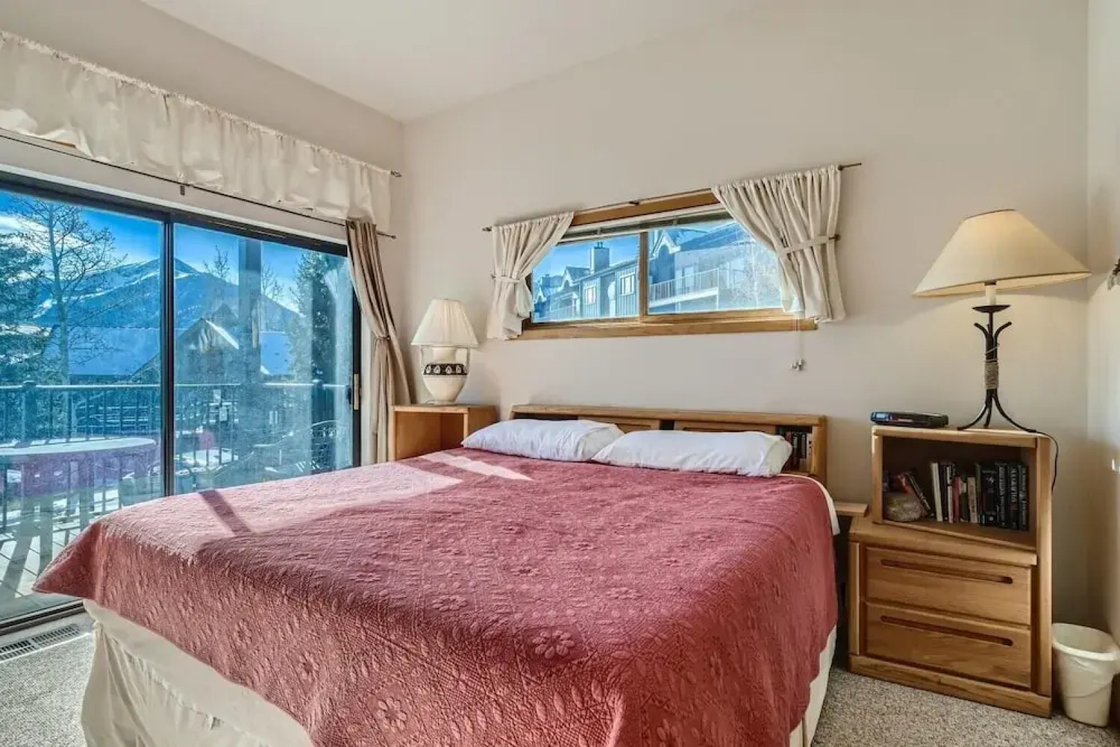 Lake Forest  201f 2 Bedroom Condo by RedAwning