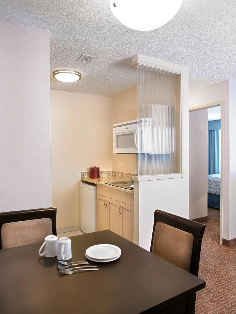 Campus Tower Suite Hotel