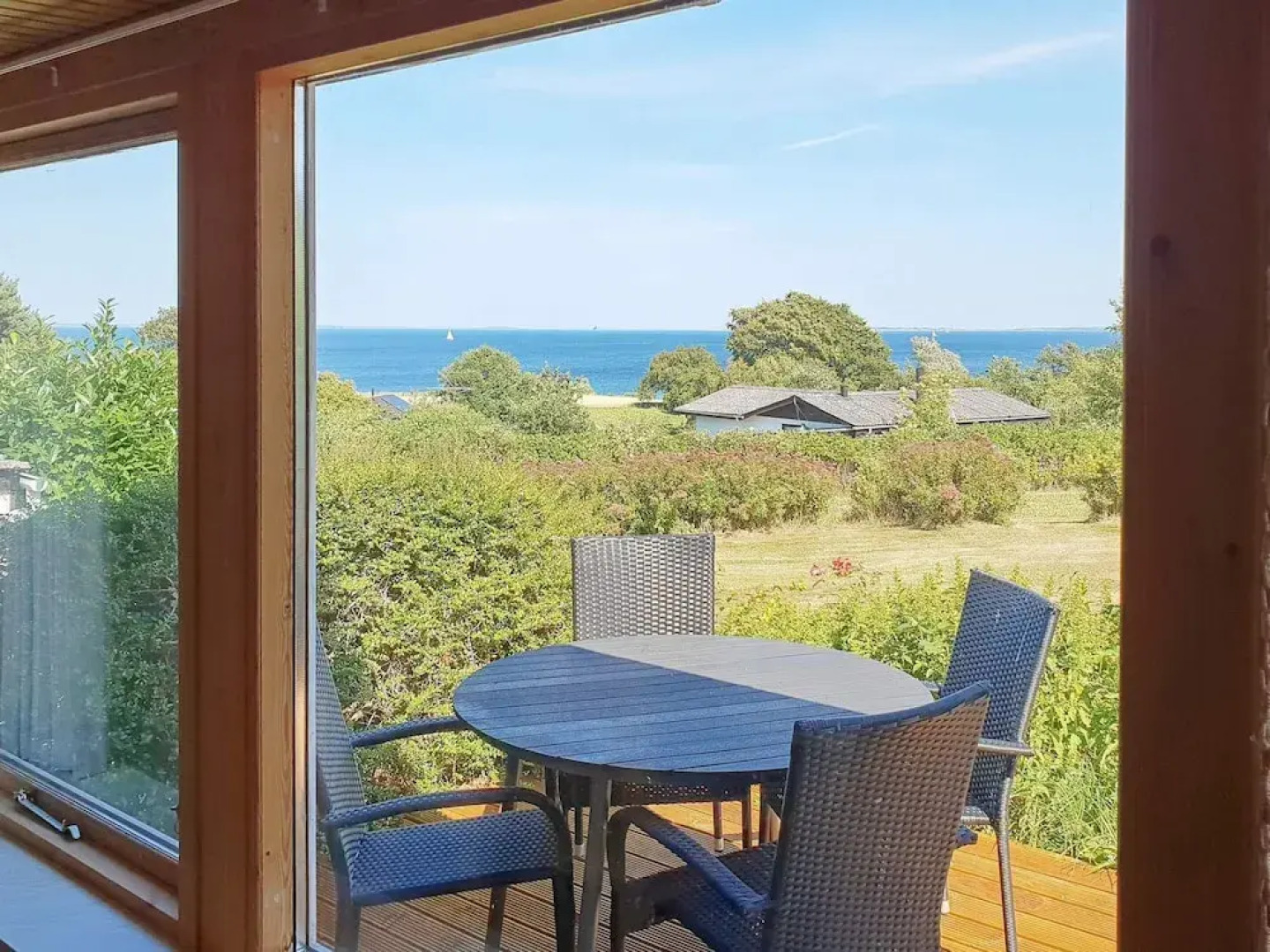 Rustic Holiday Home in Augustenborg near Sea