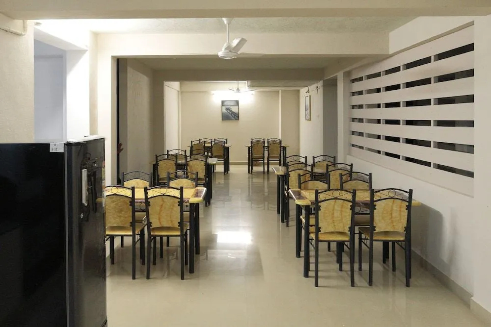 OYO 6345 Royce Ebony