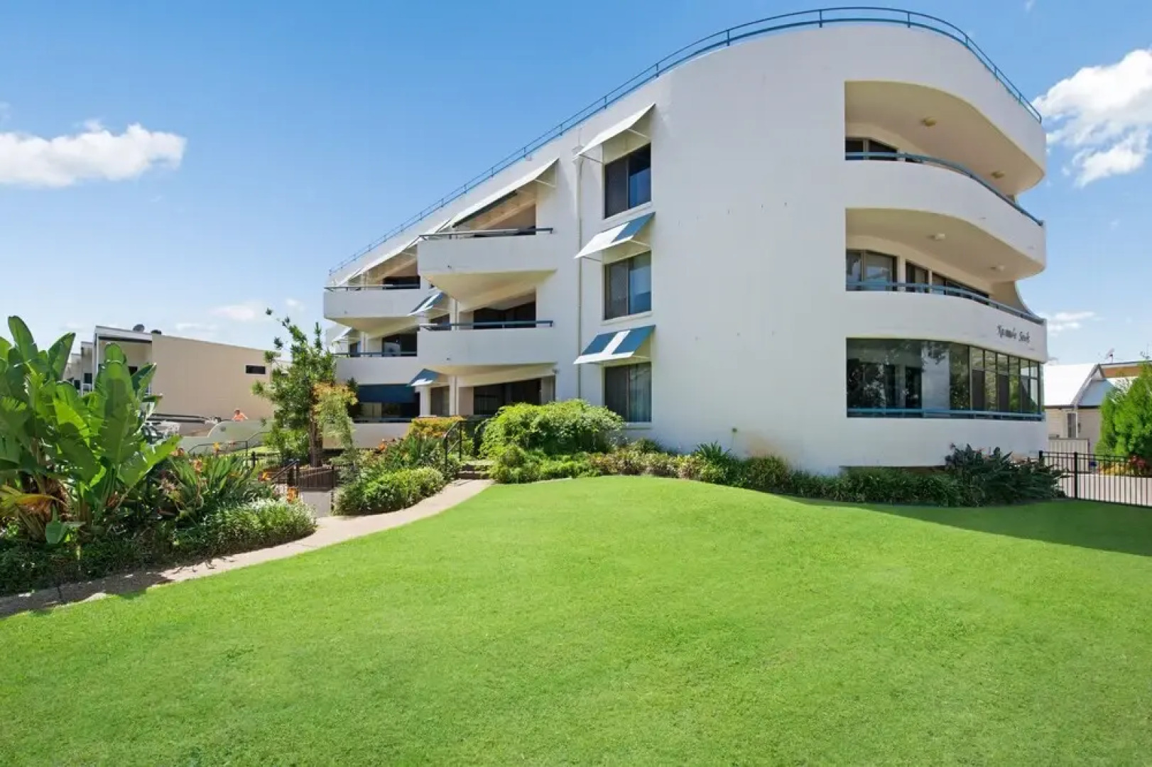 Everything you need including a pool! Karoonda Sands Apartments