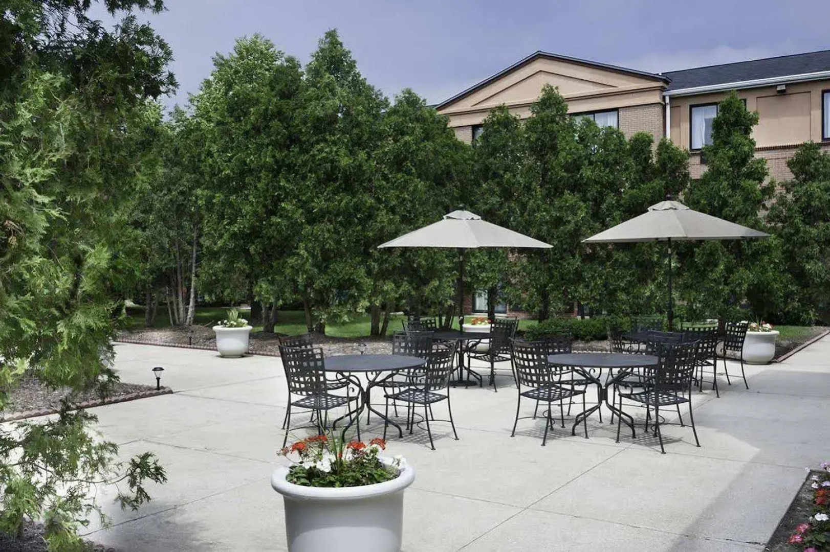 DoubleTree by Hilton Milwaukee - Brookfield