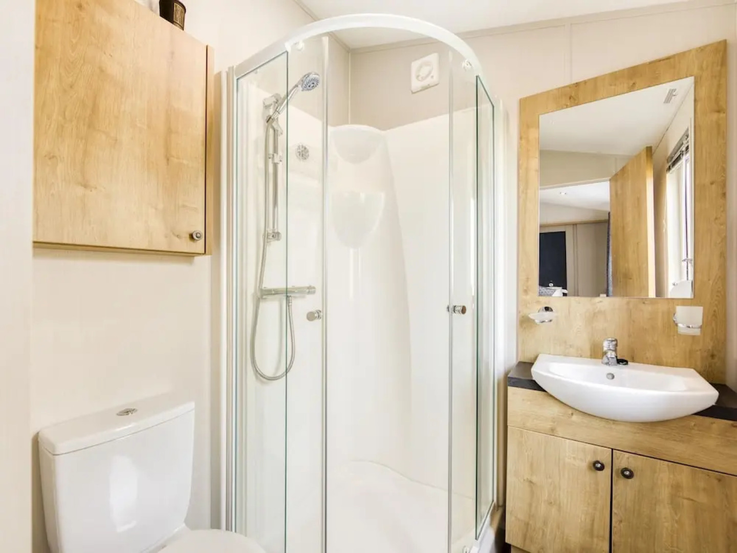 Cosy Home in Hastings With Balcony