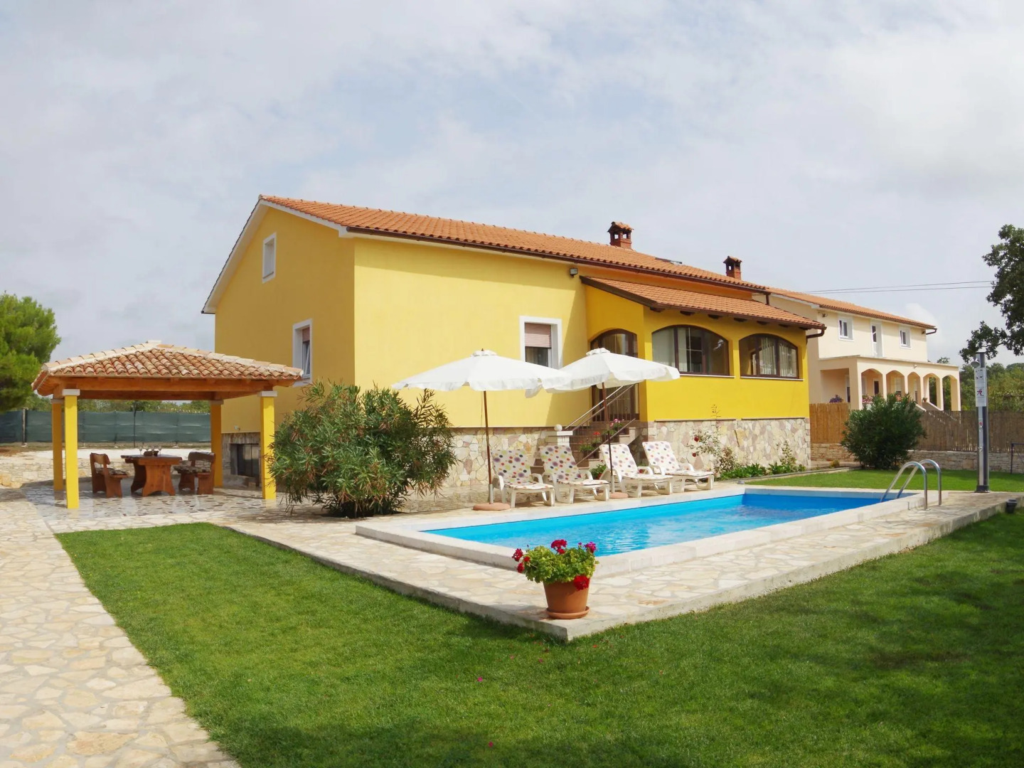 Peaceful Villa in Jursici With Private Pool