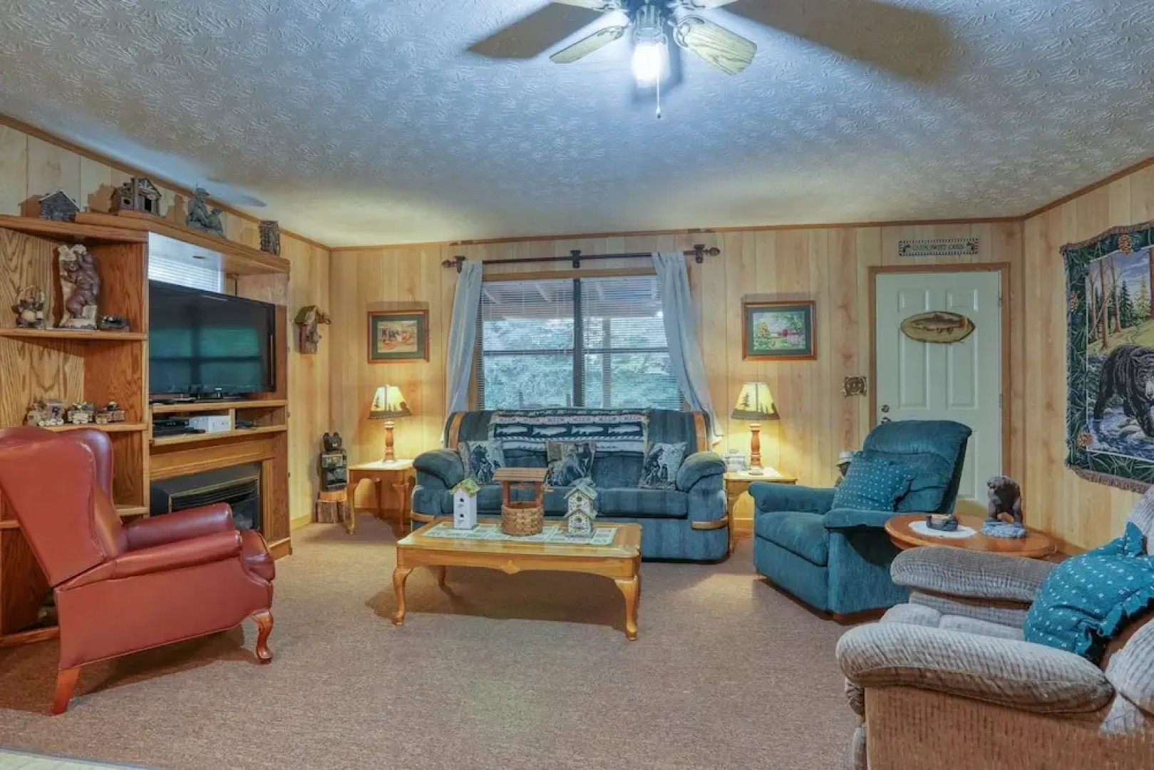 Whispering Creek - 2 Bedrooms, 1 Baths, Sleeps 6 Cabin by RedAwning