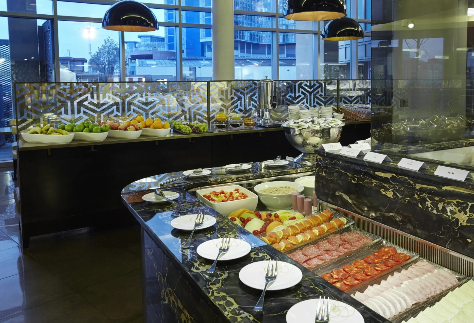Crowne Plaza London - Battersea