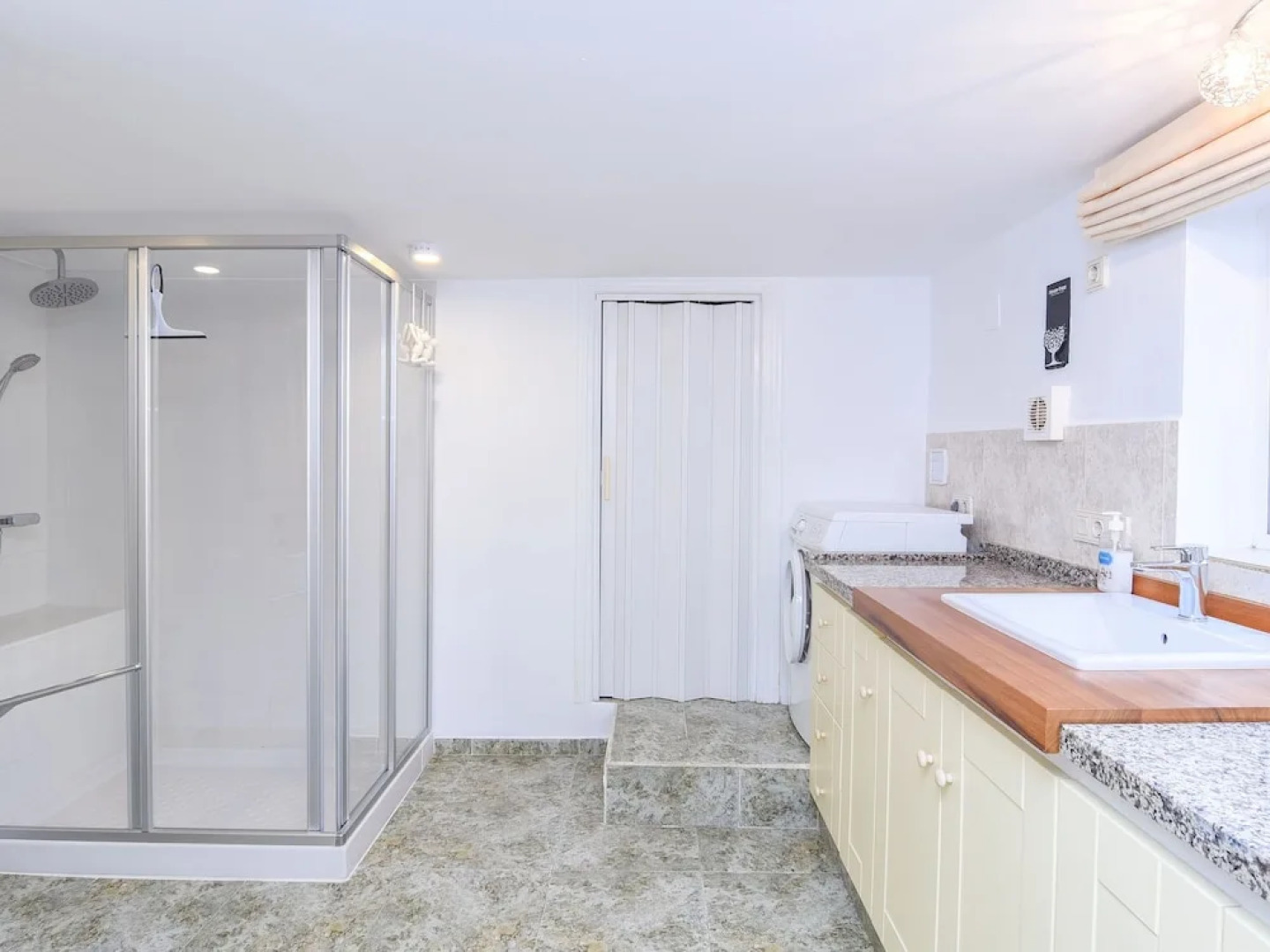 Beautiful 8-person Villa in Moraira, Near Centre, sea and Beach, Very Nicely Furnished