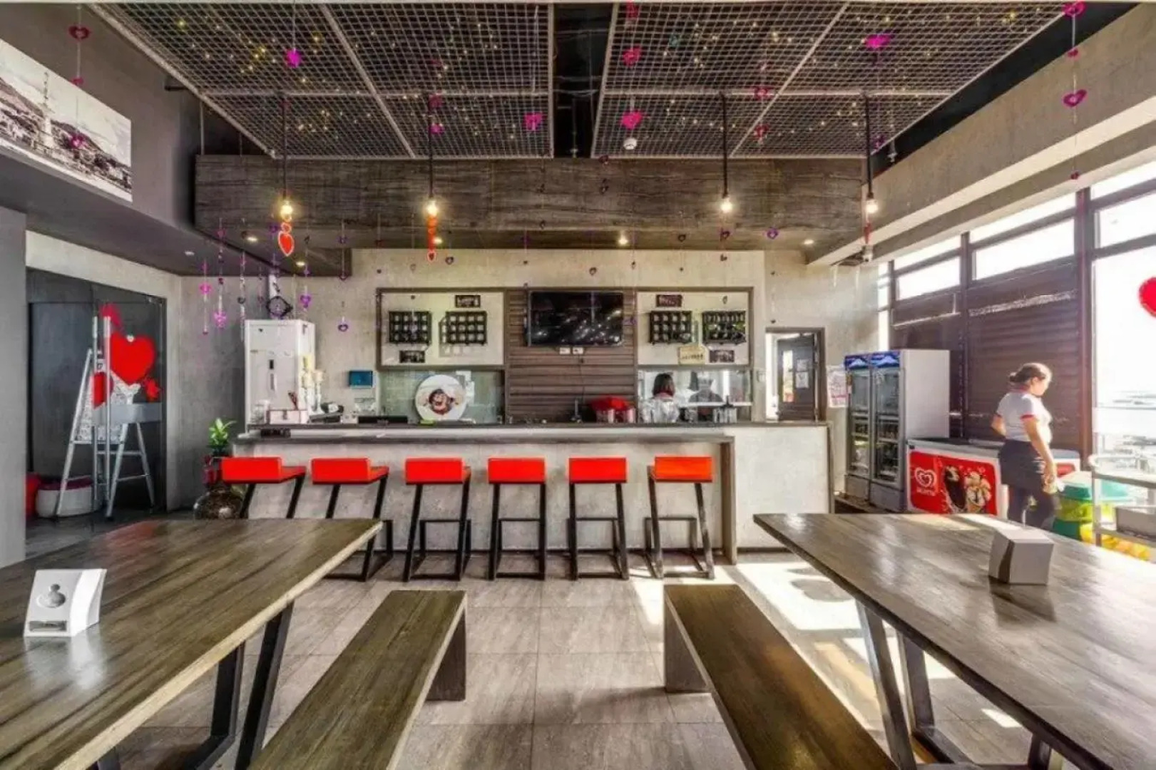 RedDoorz Plus @ Jones Avenue Cebu