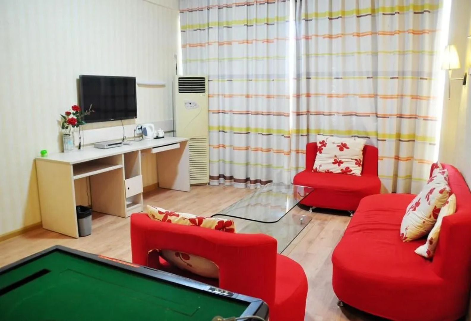 Ou La La Express Hotel Guigang