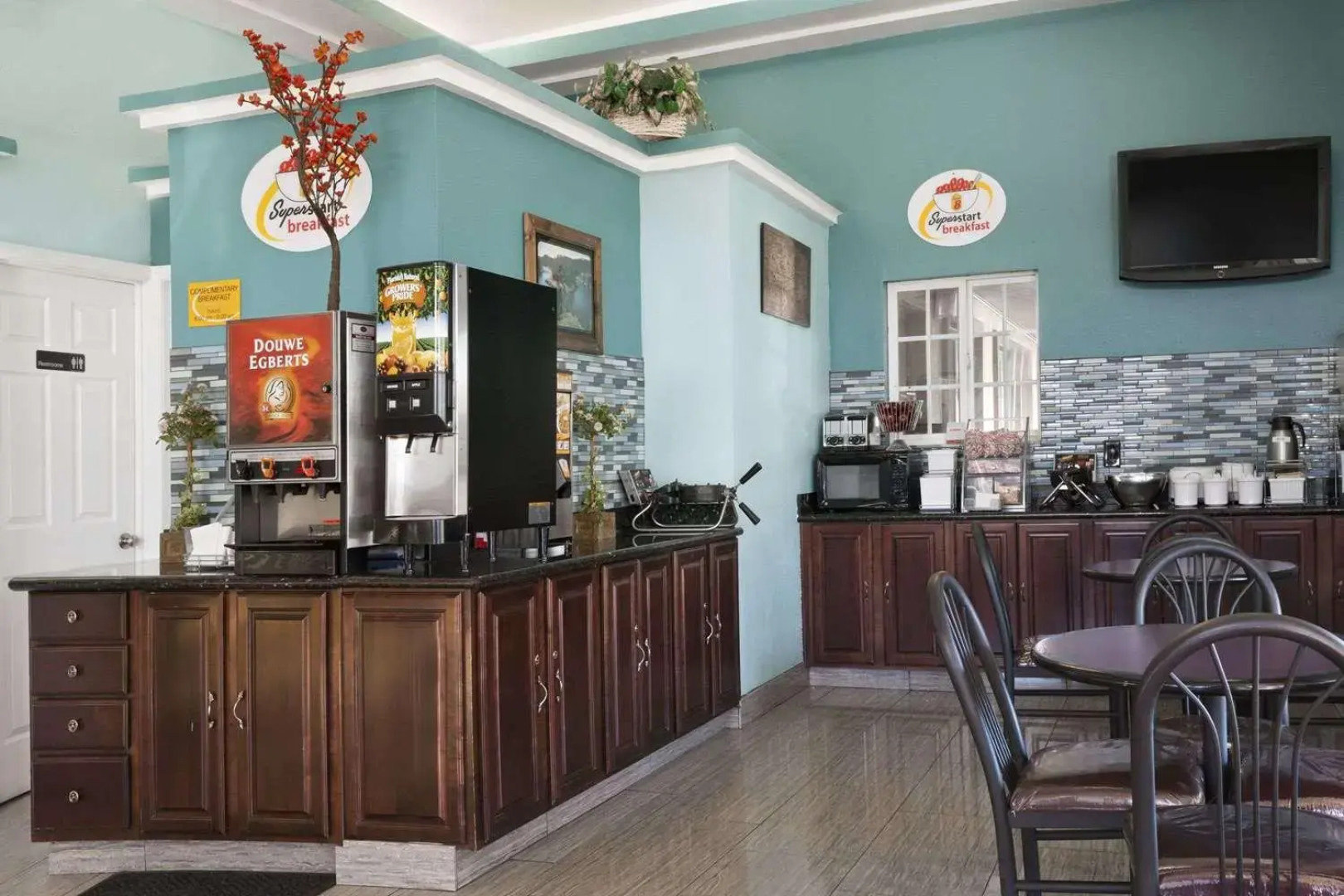 Super 8 Conference Center Nau Downtown