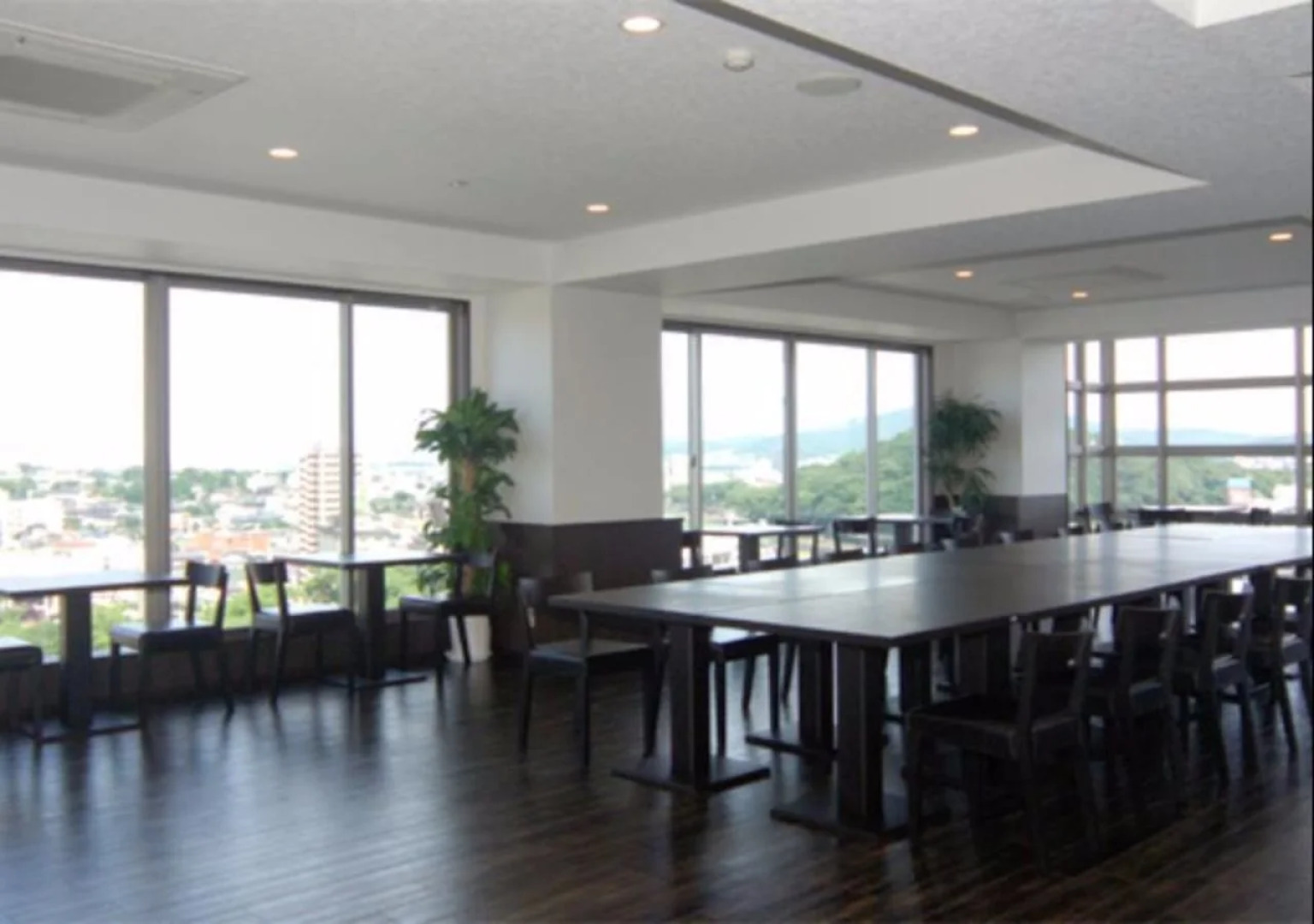 New Station Hotel Premiere