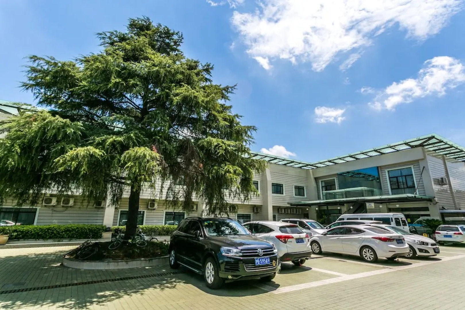 Shanghai Blue House Business Hotel