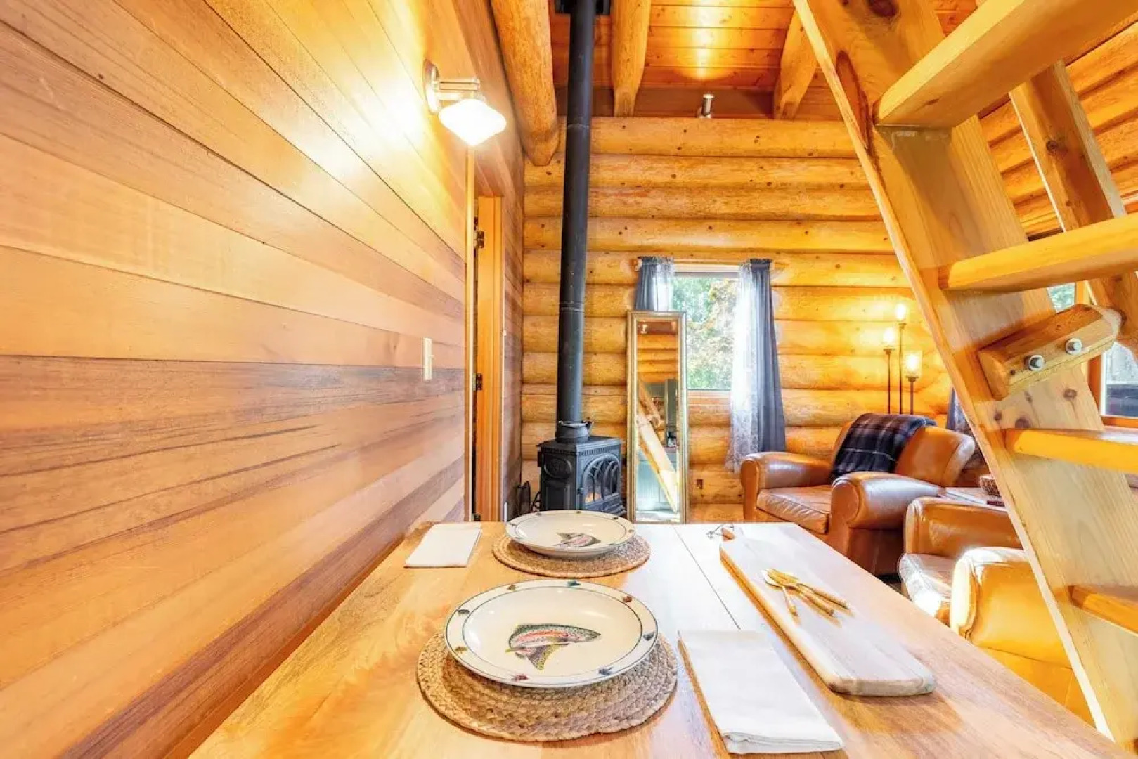 Penn Cove Overlook by Avantstay Cabin w/ Views