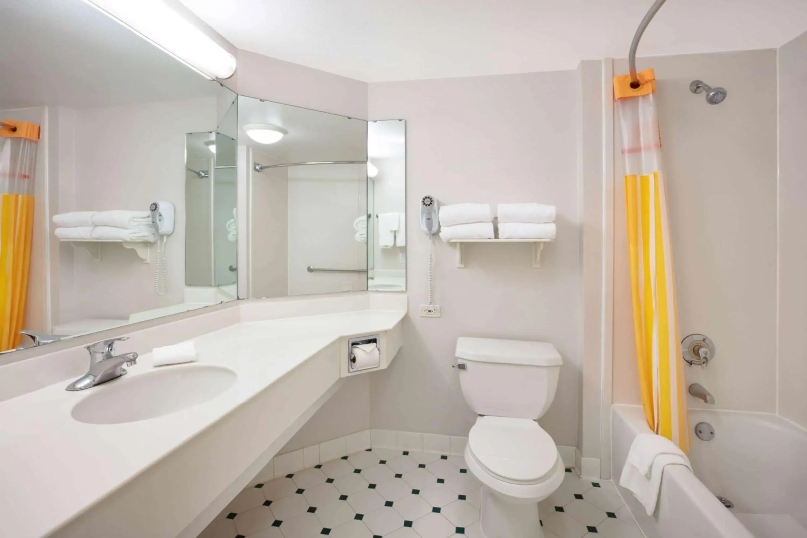 Holiday Inn Portland - Columbia Riverfront by IHG