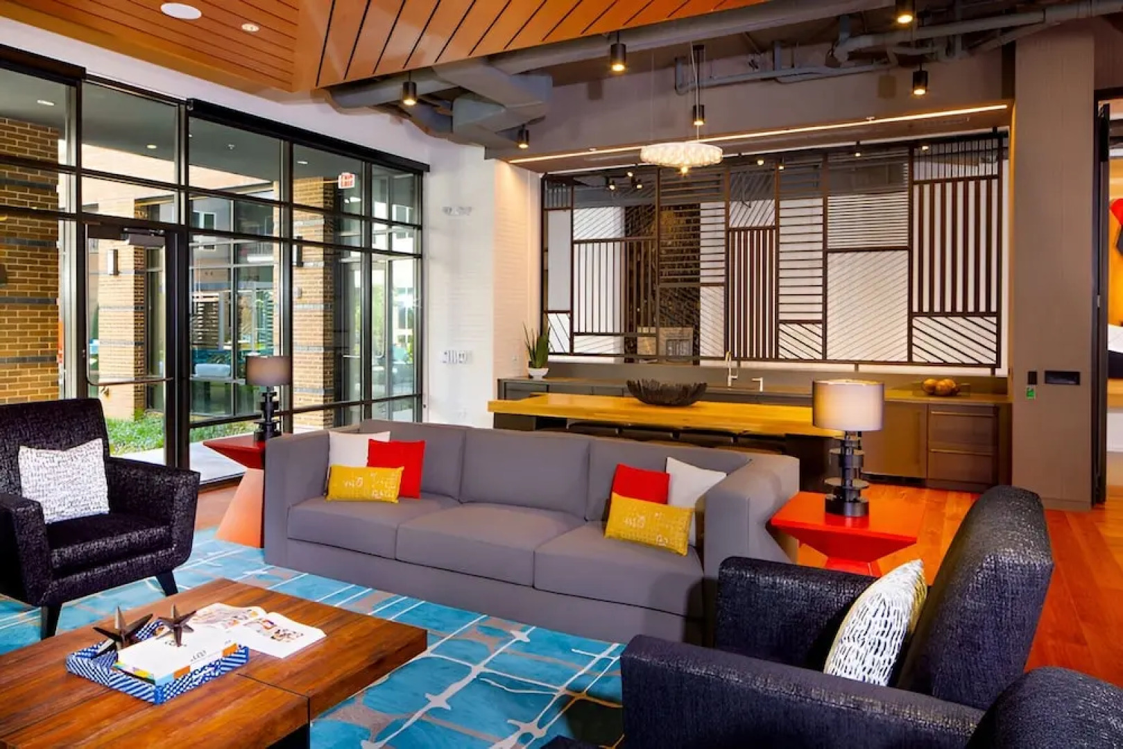 Apartment 15-Min Walk to Metro