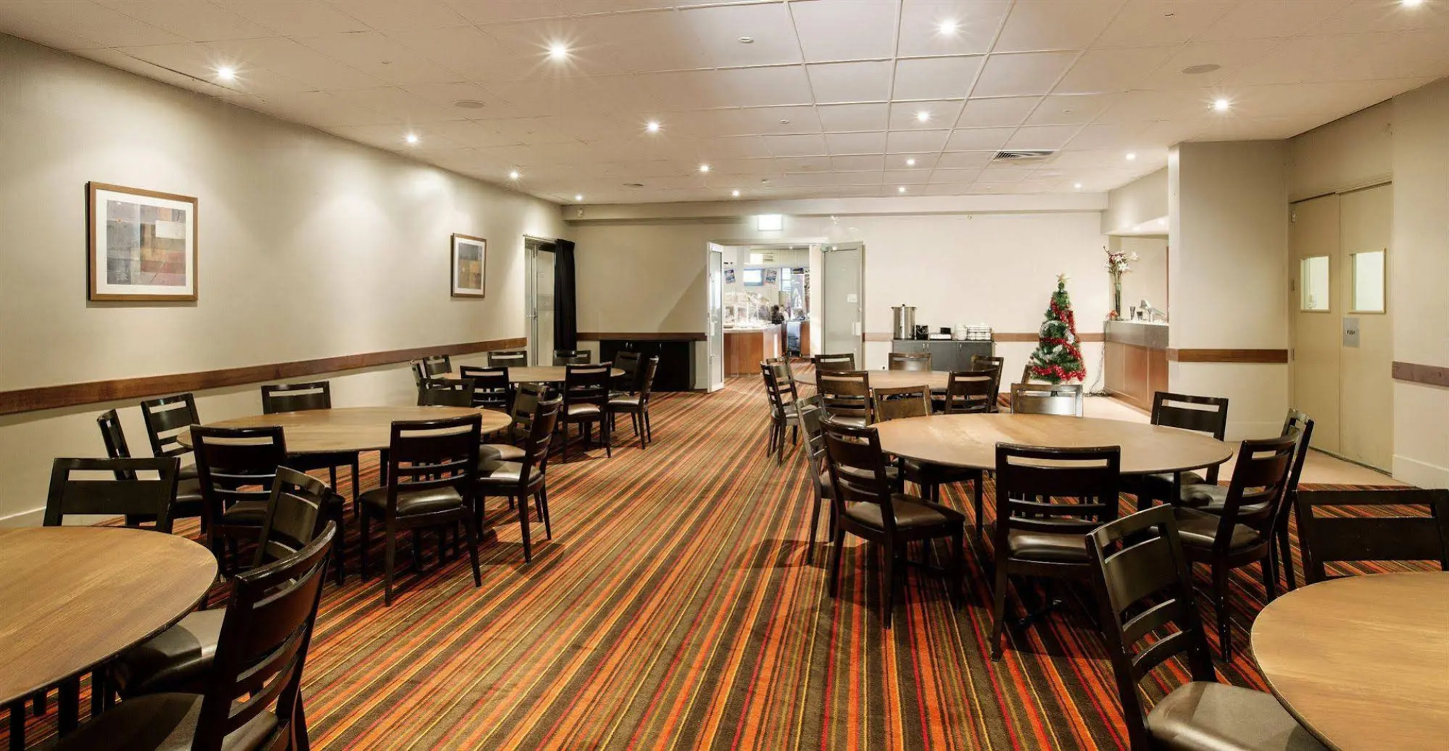 Nightcap at Gateway Hotel