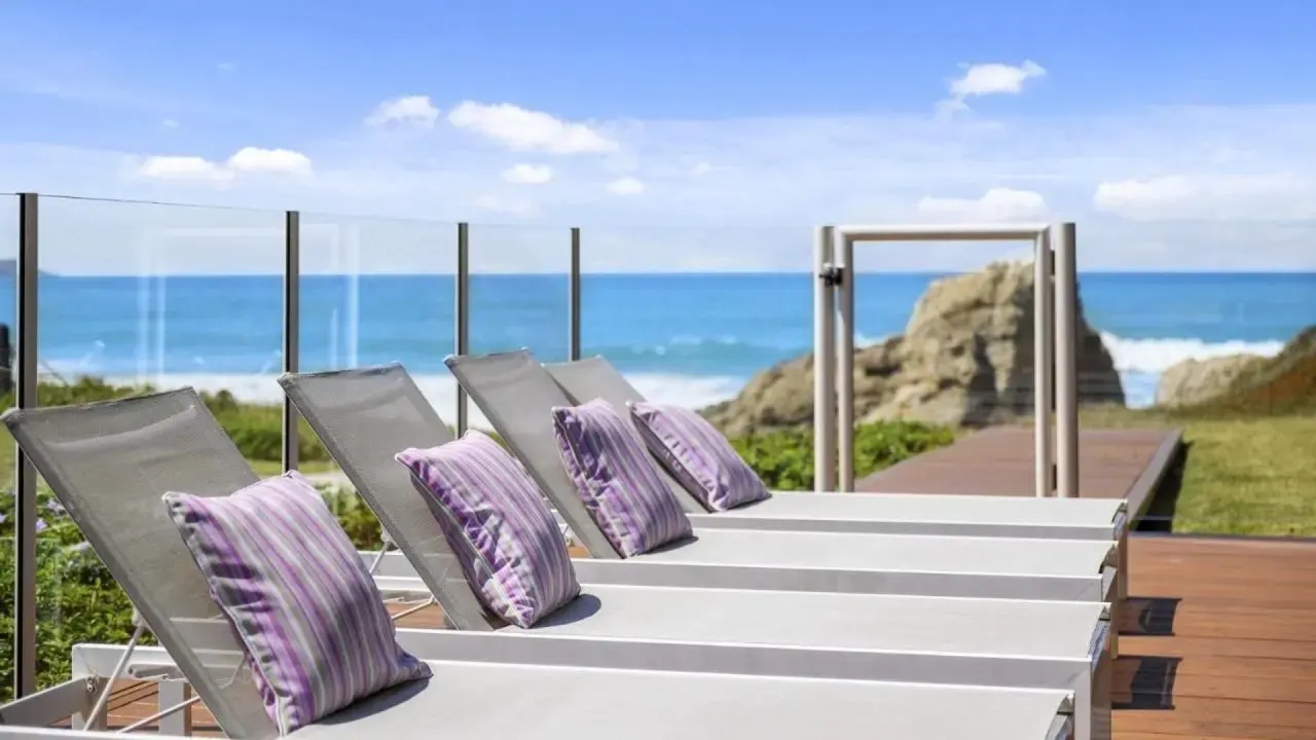 Liapari Beach House
