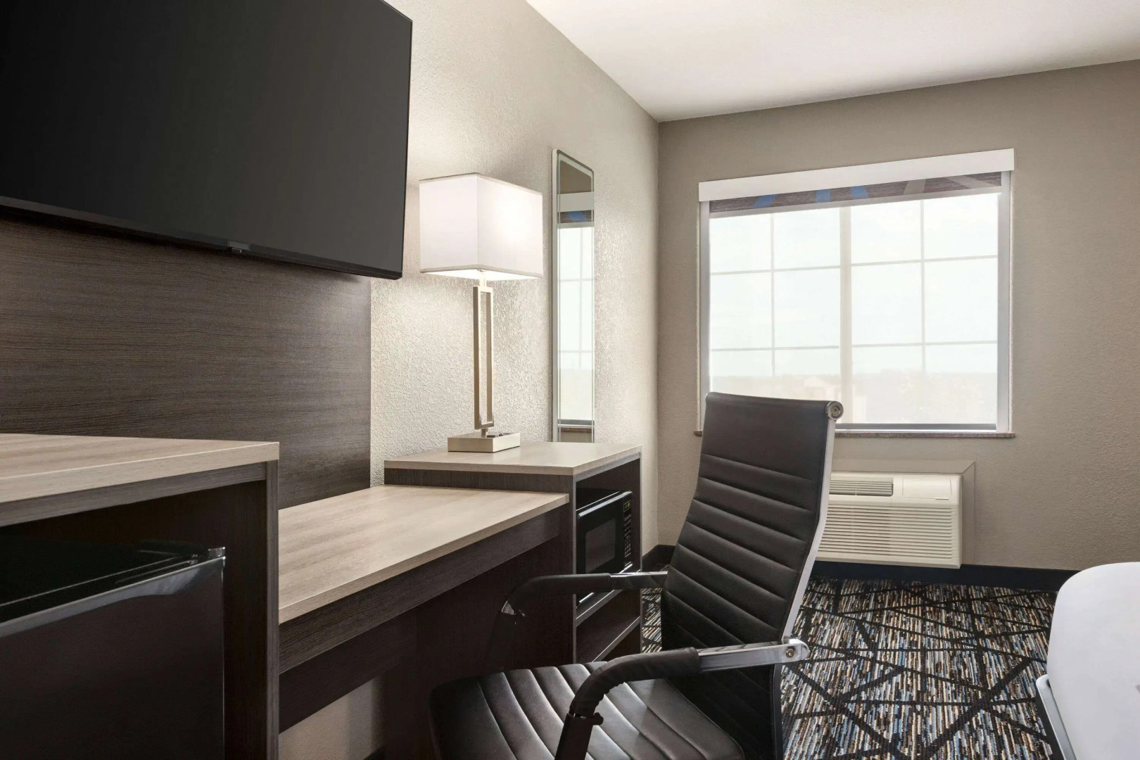 La Quinta Inn & Suites by Wyndham San Antonio N Stone Oak