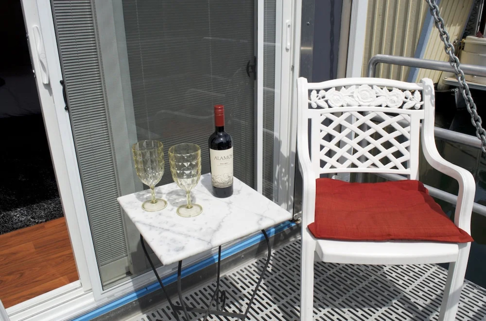 A Float Home B&B in Fisherman’s Wharf