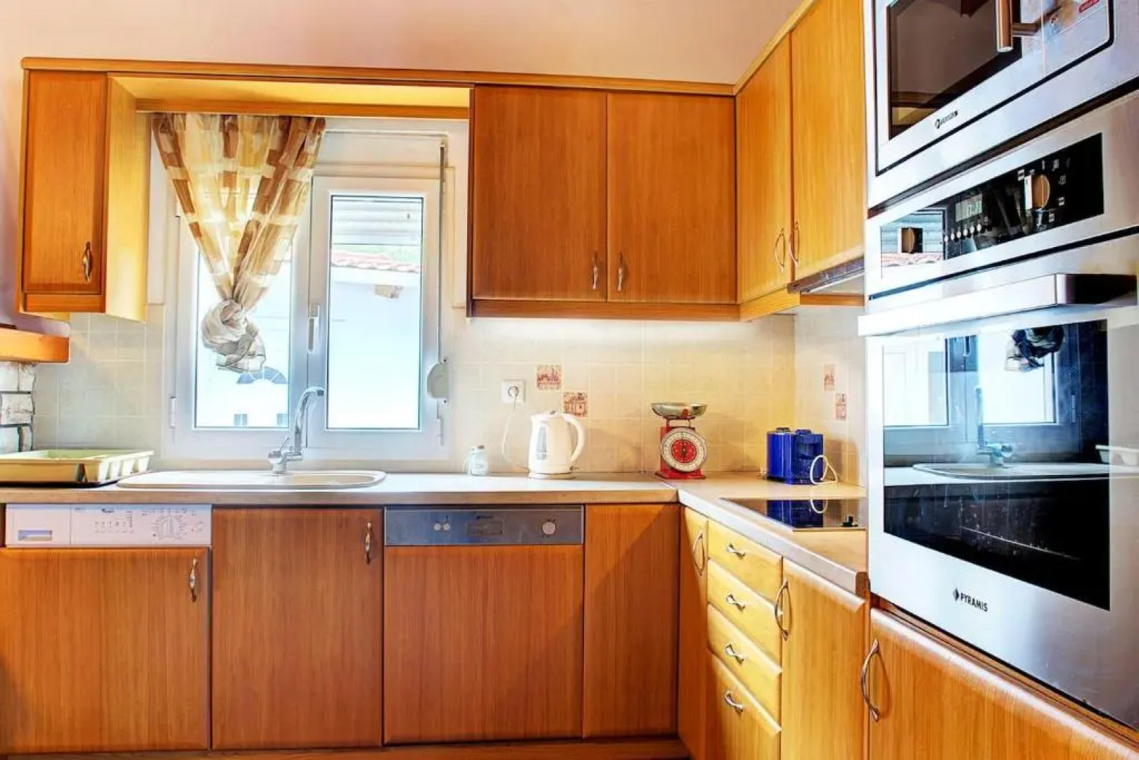 Kanakades Village House