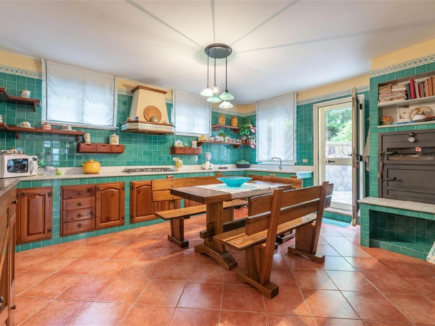 Splendid Villa with swimming pool a stone's throw from Palermo