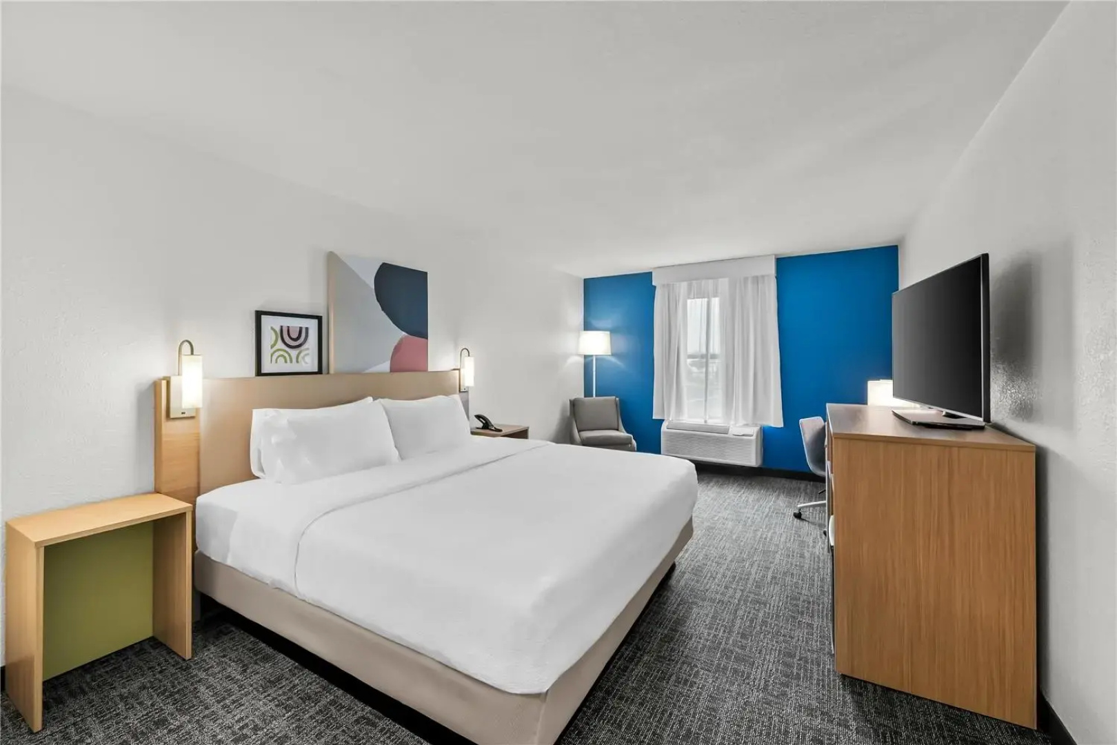 Holiday Inn Express & Suites Fayetteville Nw-Spring Lake