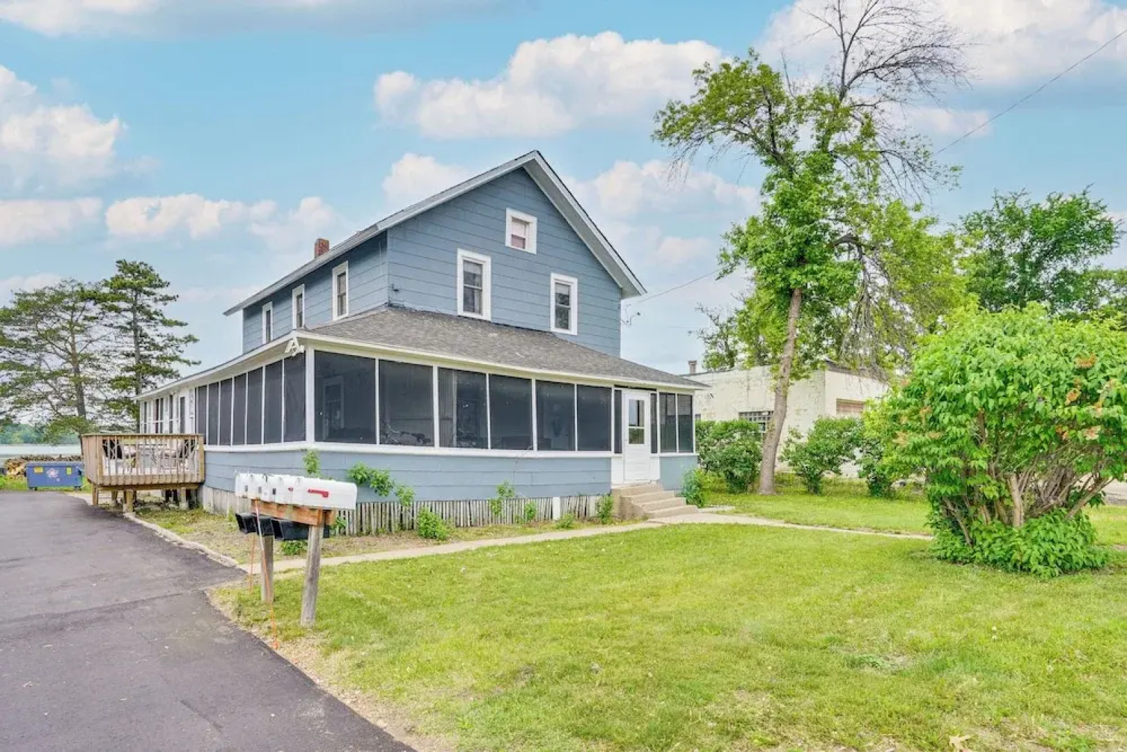 Snowmobile Trail On-site: Waterfront Mound Gem!