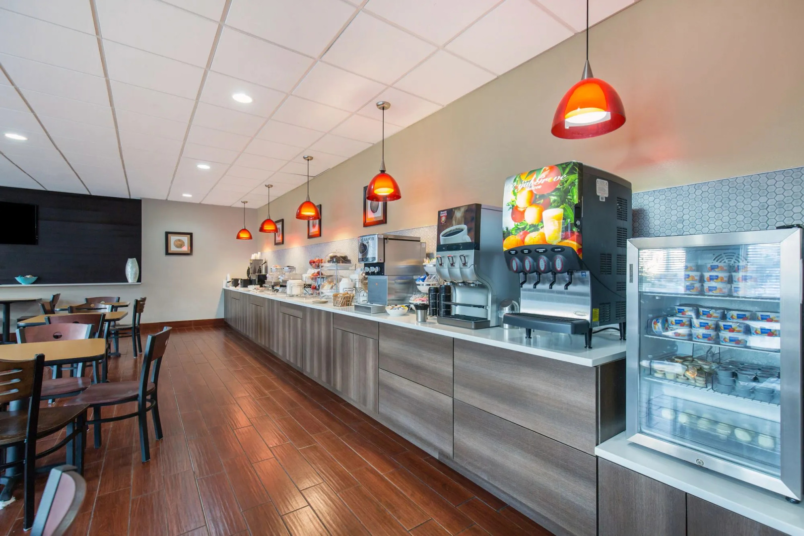 Gateway Hotel & Suites, an Ascend Collection Hotel