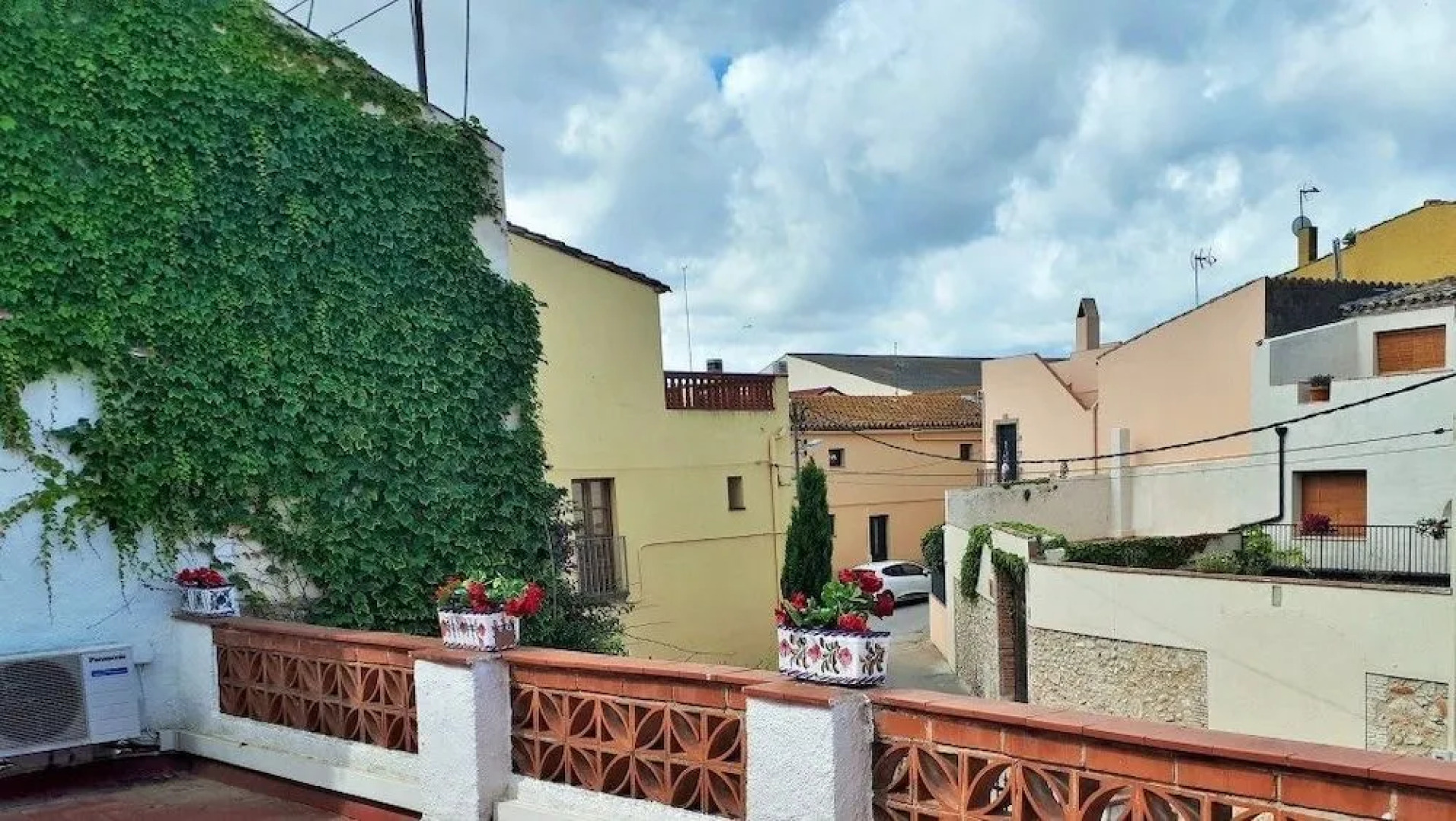 Casa rural en Albóns a 8 min de la playa de la Escala