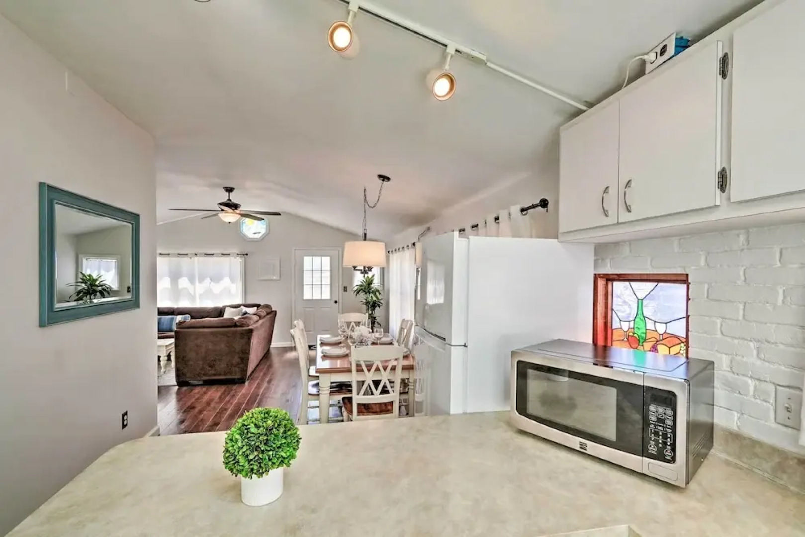 Beachy Lavallette Cottage w/ Outdoor Shower, Patio