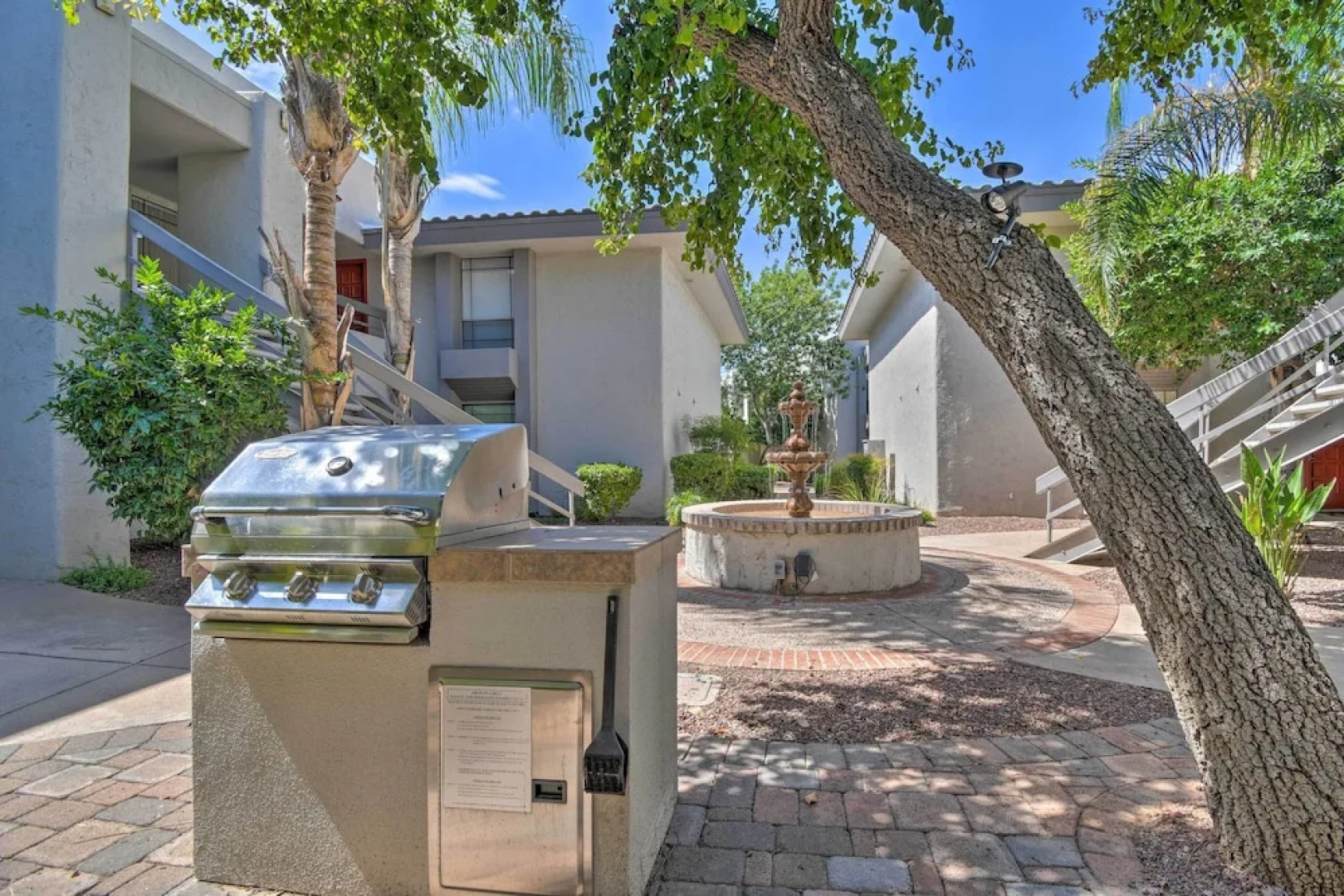 Sleek Phoenix Condo: Walk to Biltmore Fashion Park